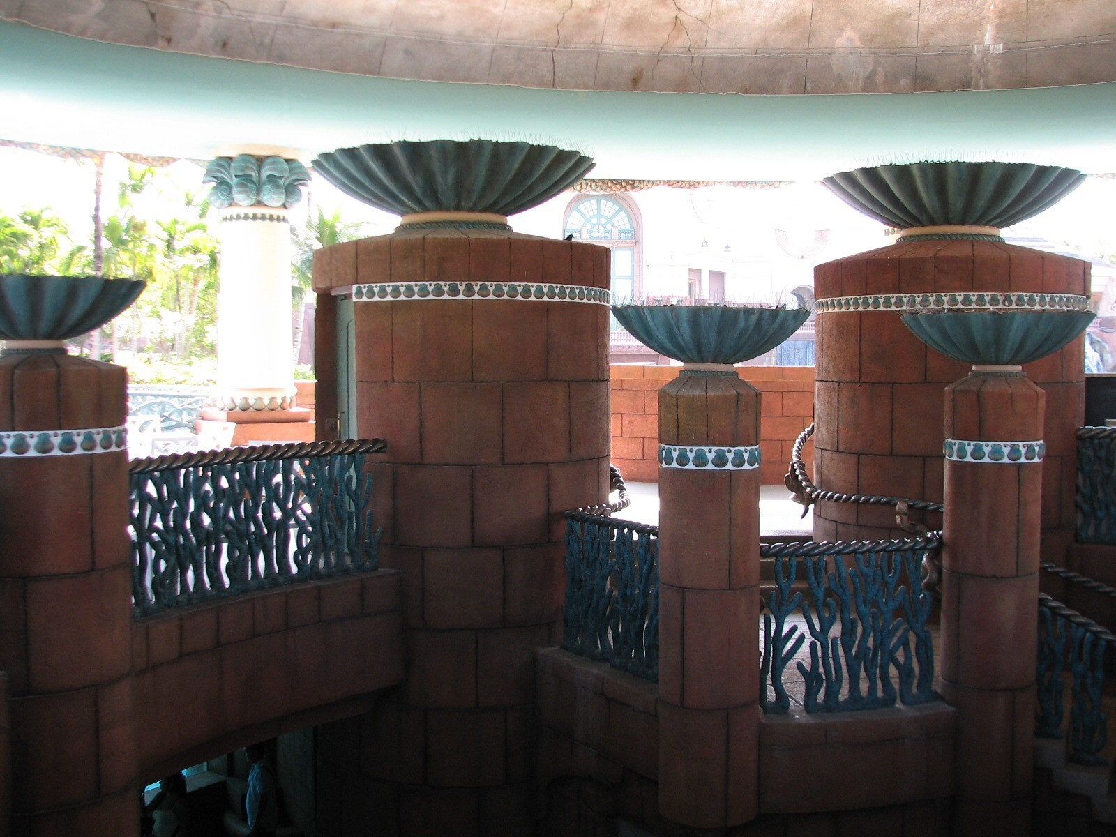 Predator Lagoon - Lagoon Bar Entry to Underwater Viewing