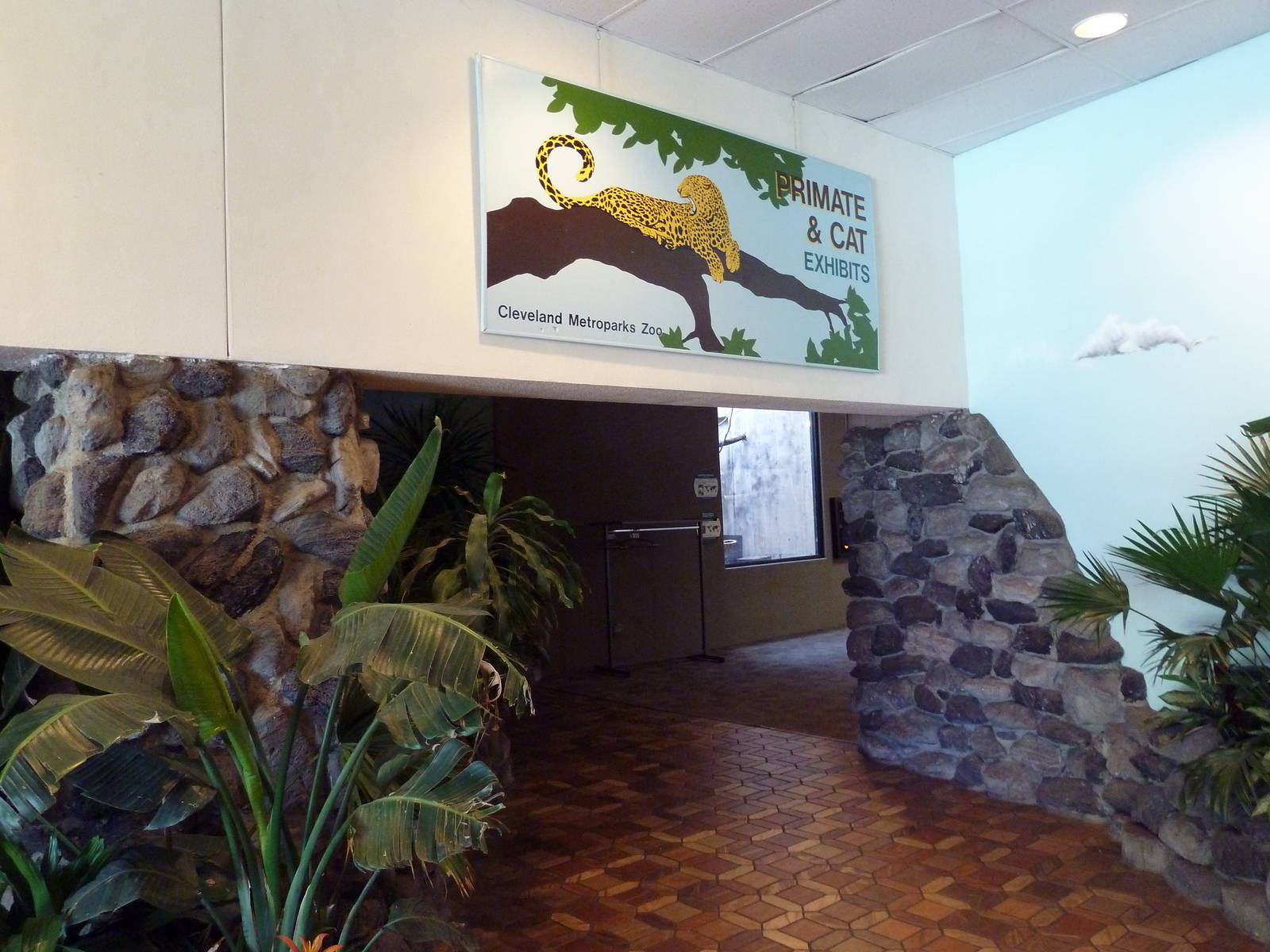 Primate, Cat + Aquatics Building - Entrance