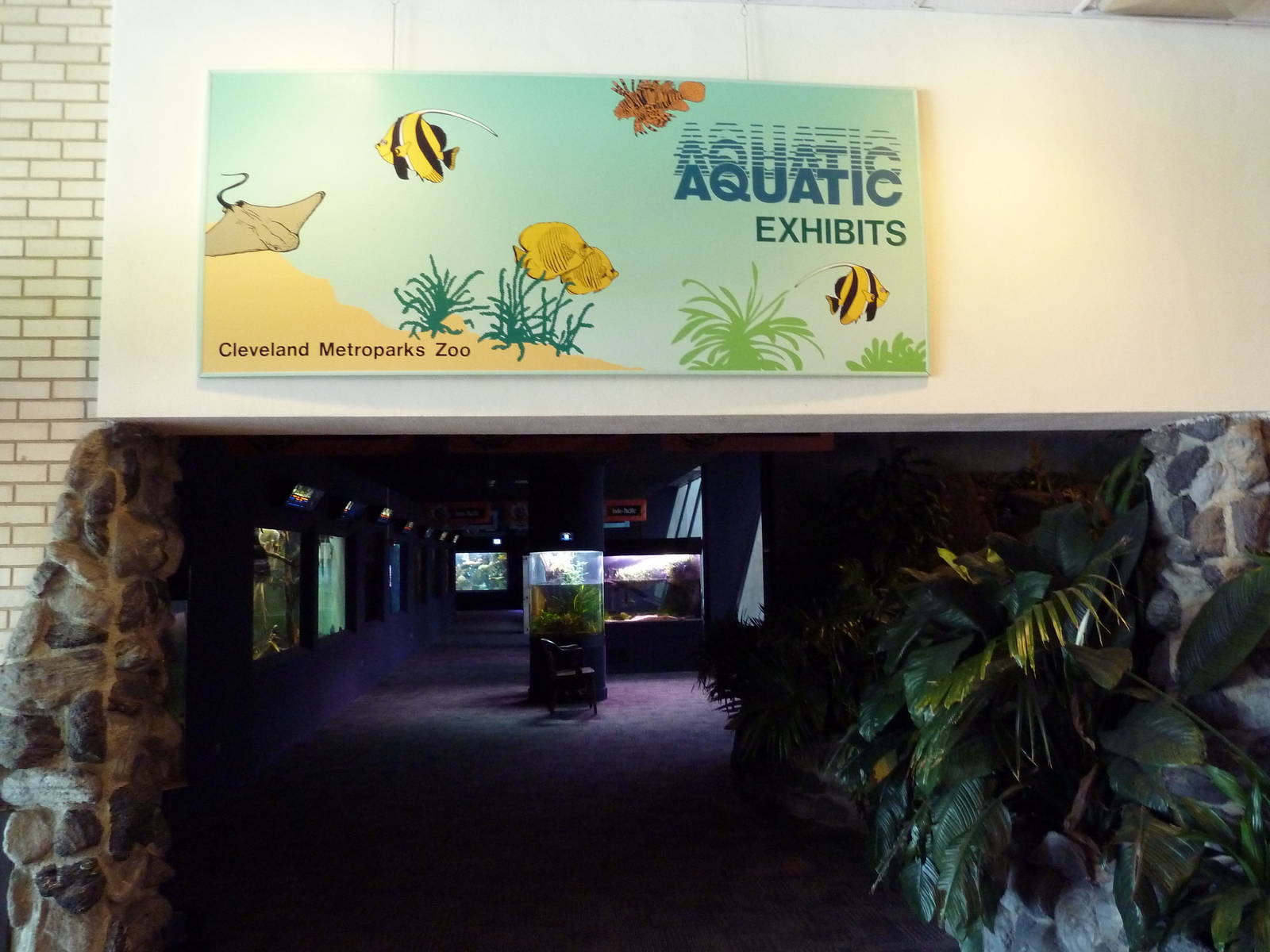 Primate, Cat + Aquatics Building - Entrance