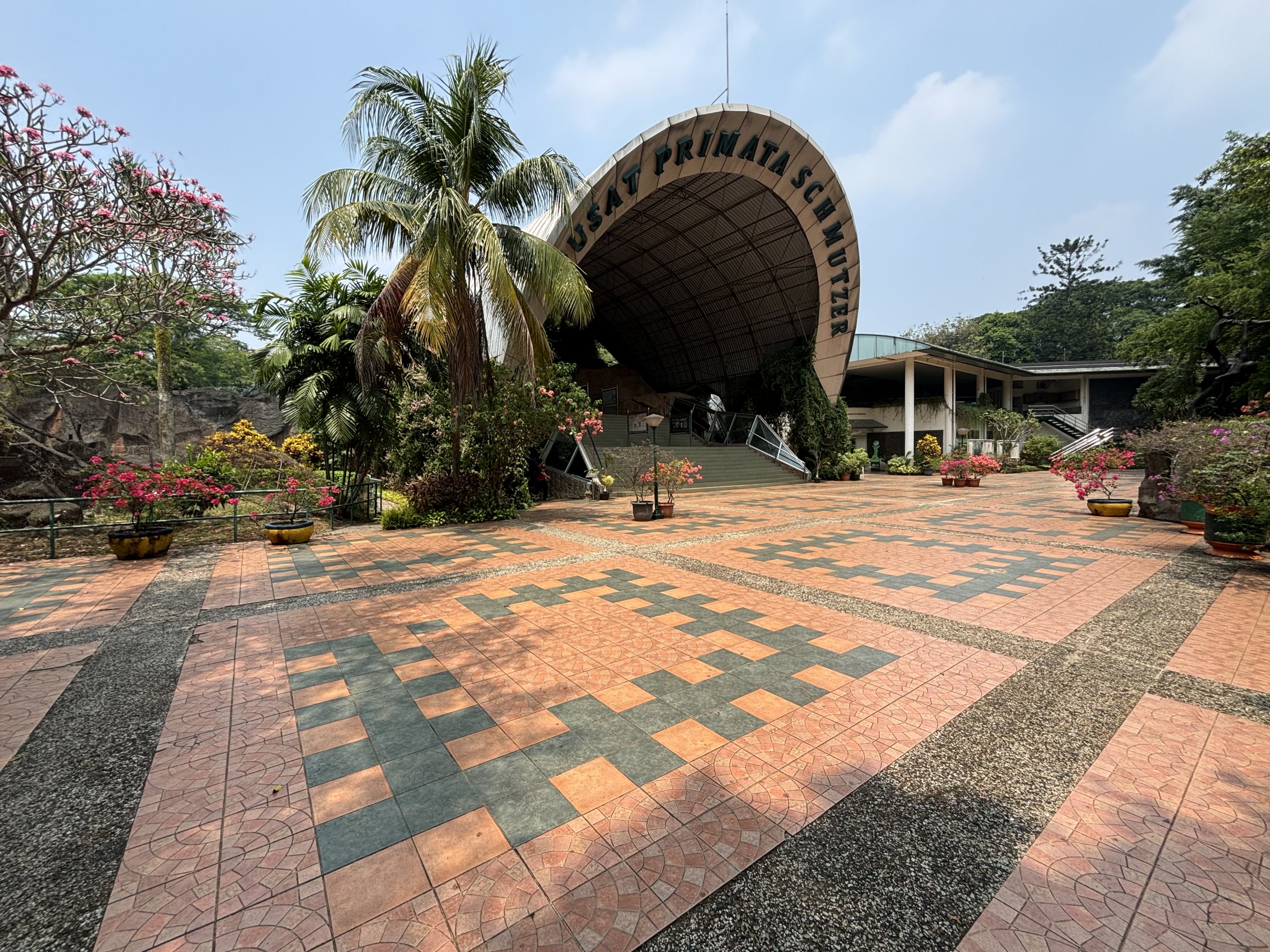 Primate Center Plaza