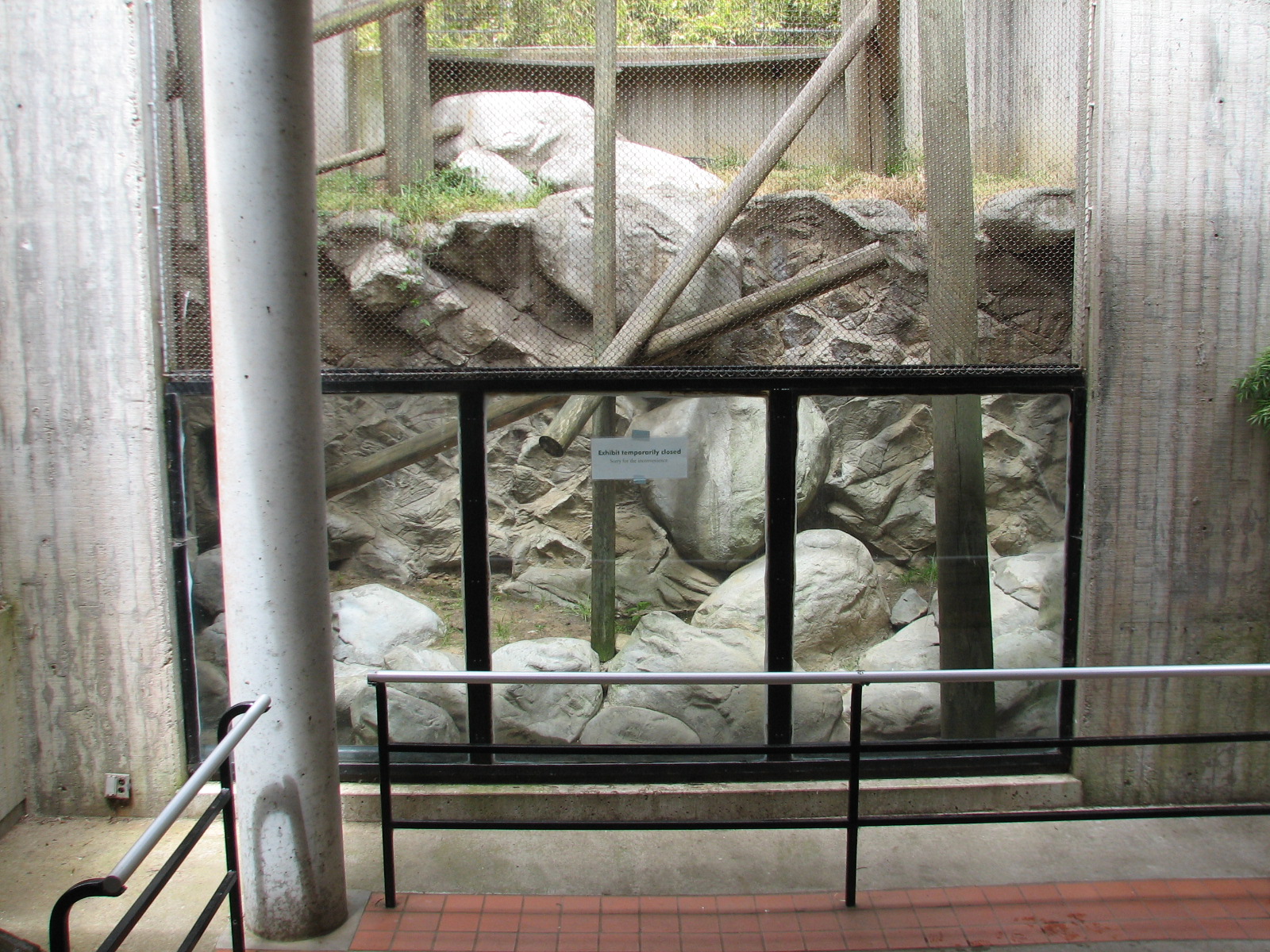 Primate Discovery Center - Empty Exhibit