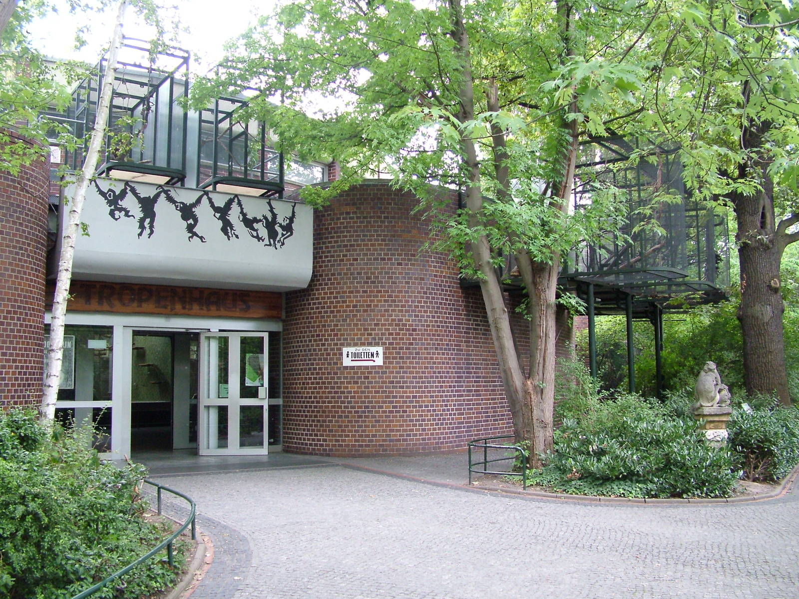 Primate House at Berlin Zoo, 31/08/11