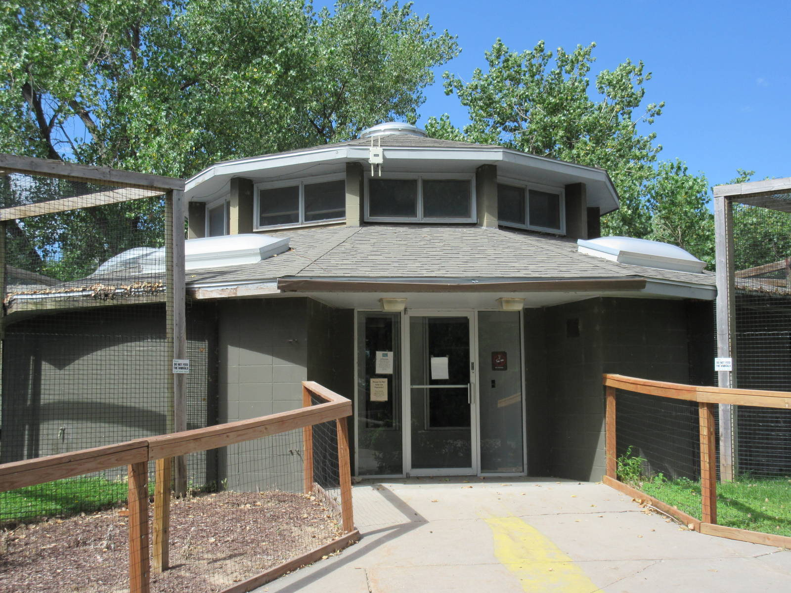 Primate House (Colobus Monkeys + Spider Monkeys)