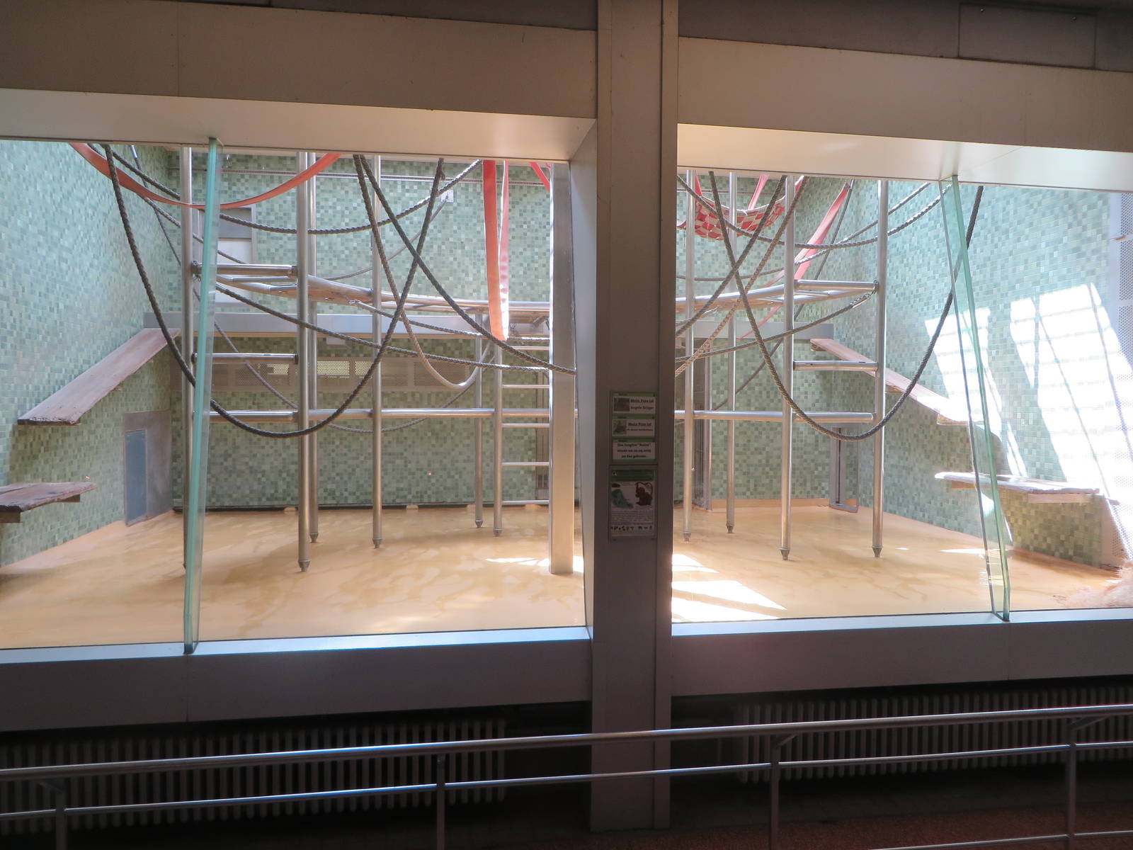 Primate house - indoors