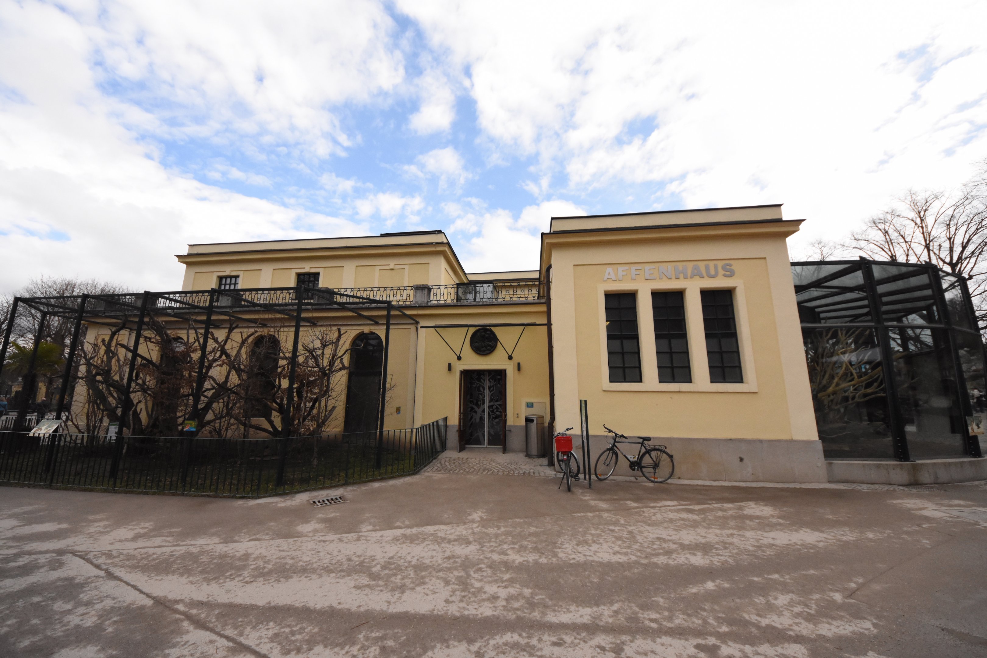 Primate house - outdoor