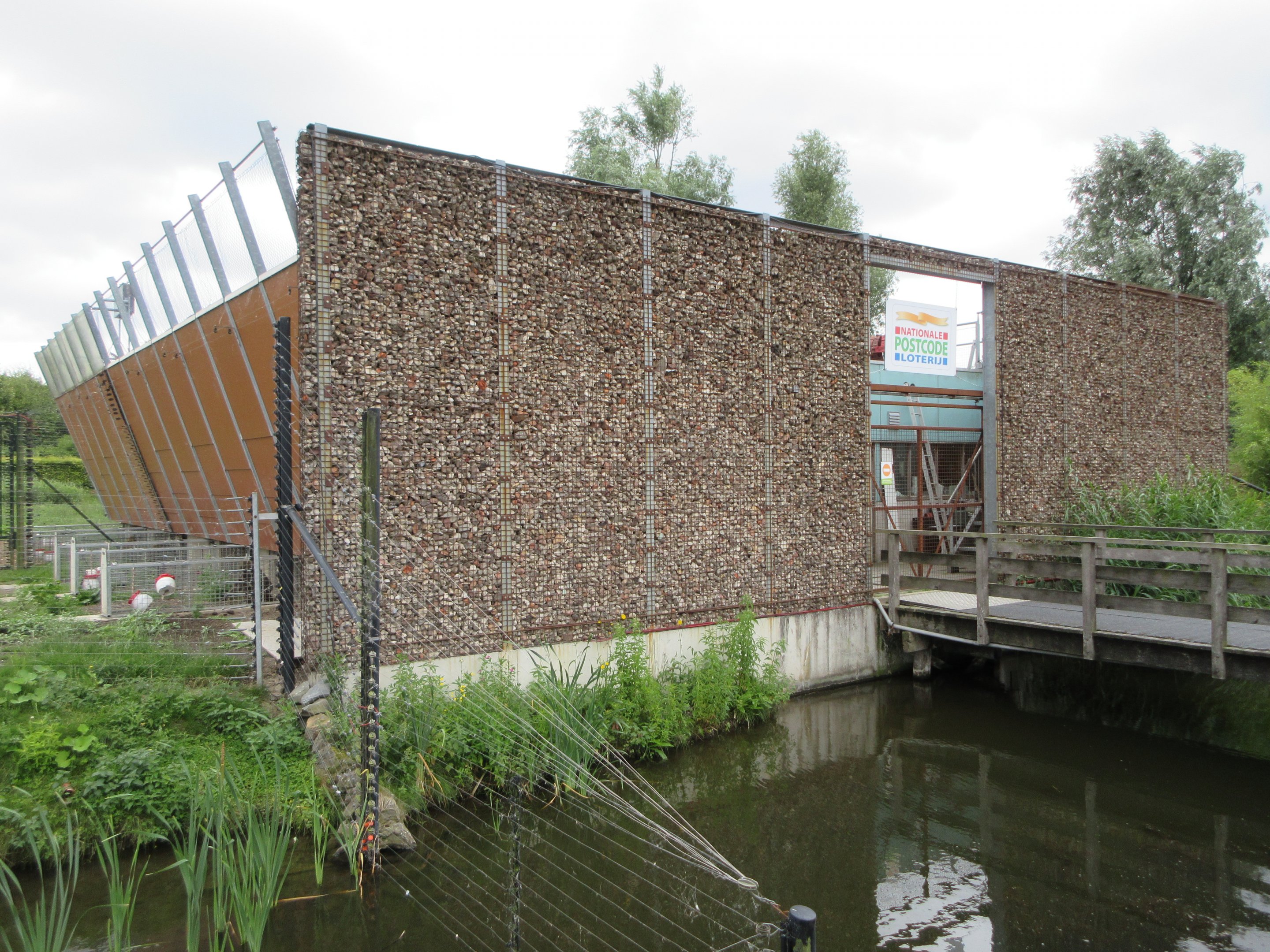 Primate Indoor Quarters