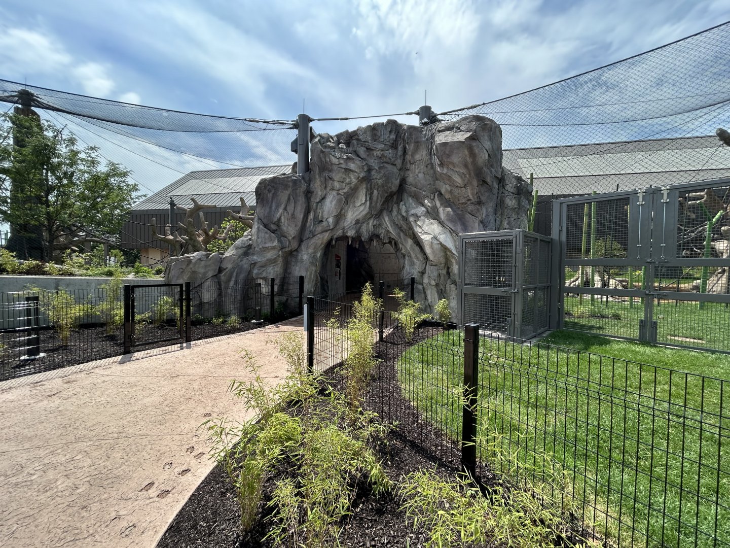 Primate Viewing Shelter - Tropical Forests