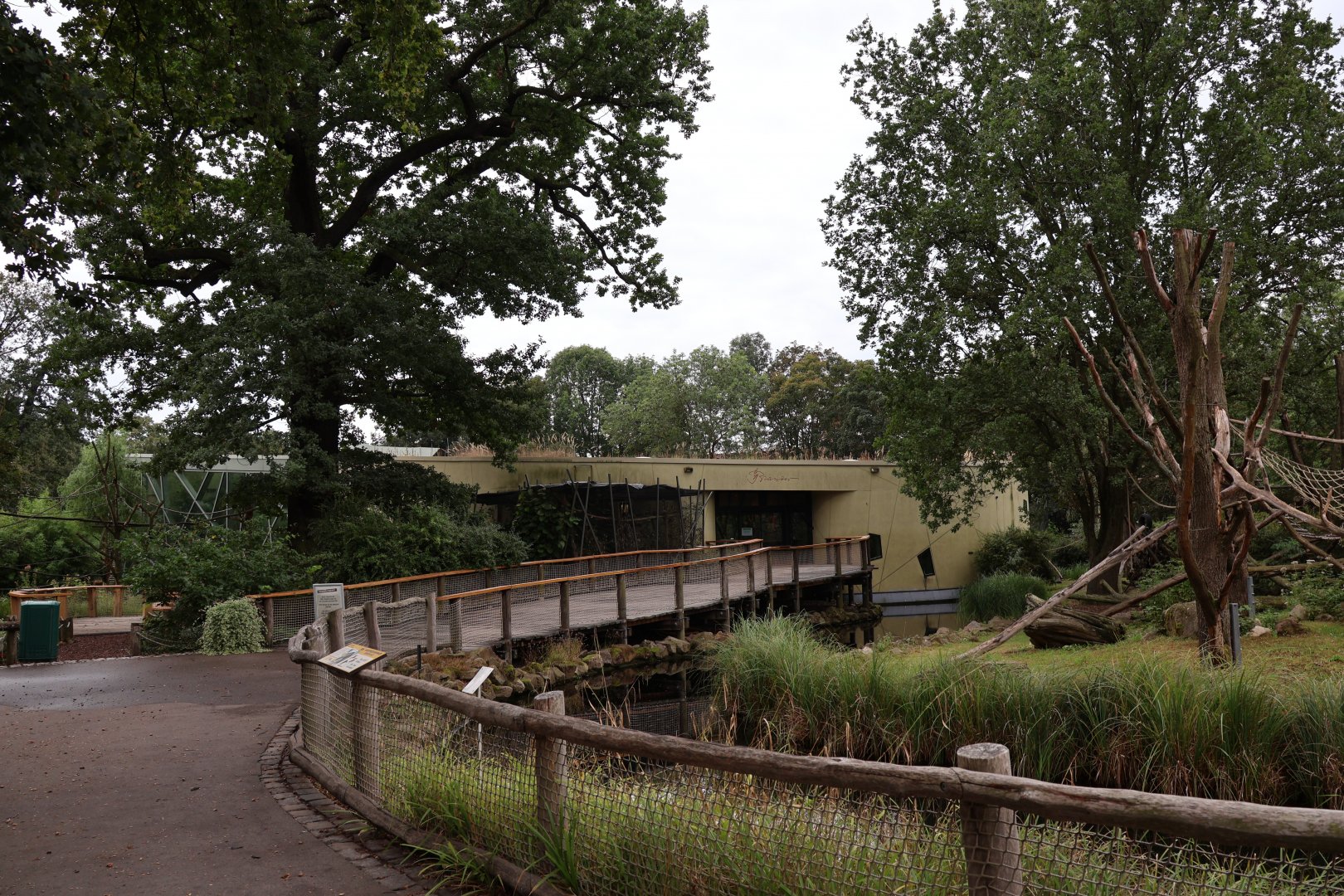 Professor Brandes Haus - Entrance
