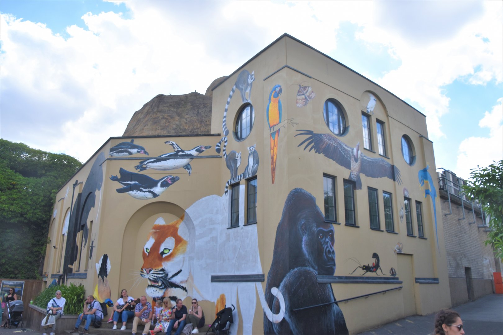 Progress on art on former Aquarium.