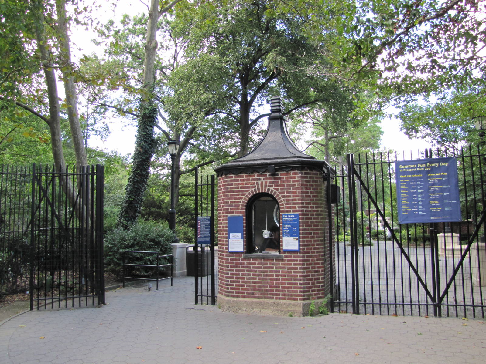 Prospect Park Zoo 2010 - Front Gate