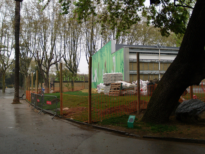 ¿Provisional? kangaroo enclosure