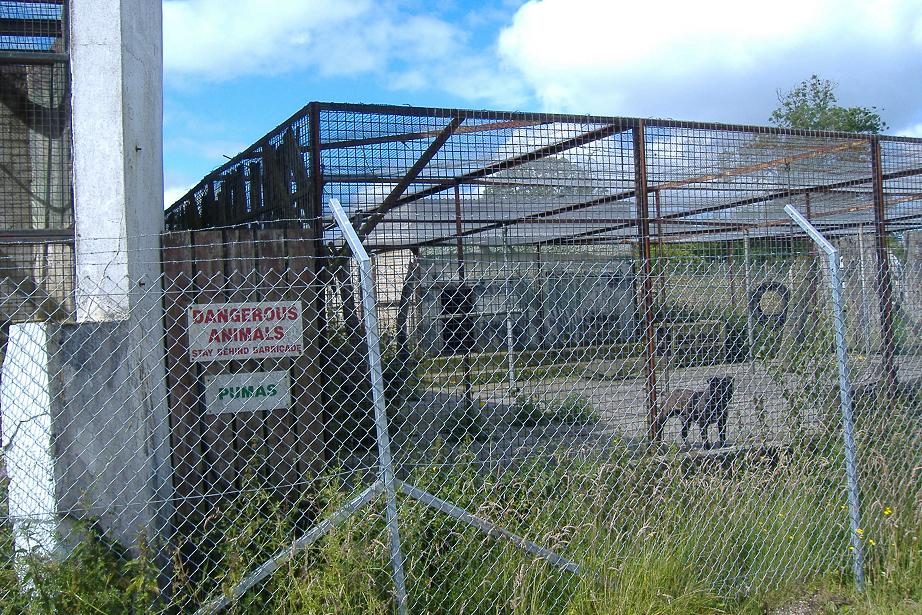 Puma cage at Causeway Safari Park, May 2007,
