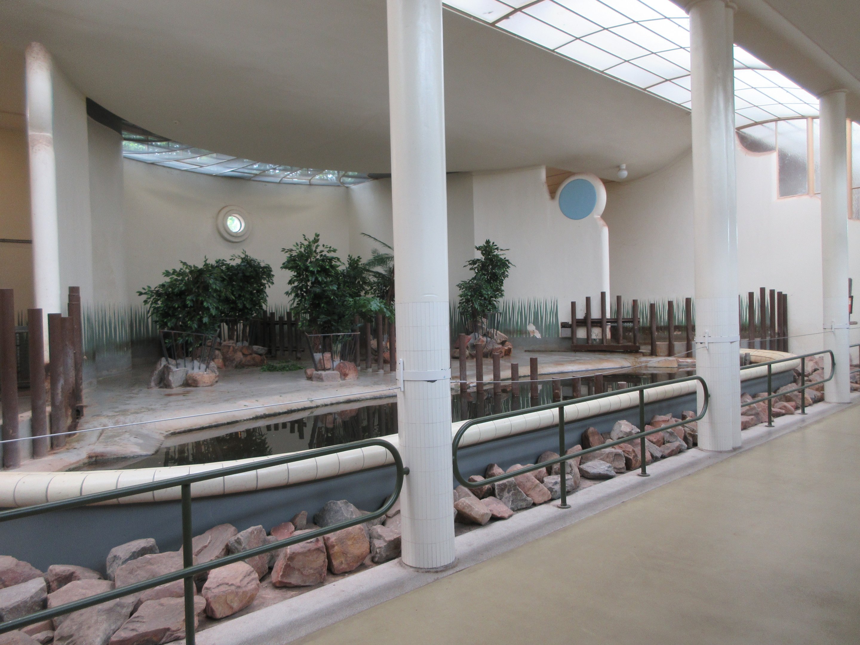 Pygmy Hippo Exhibit - indoor quarters