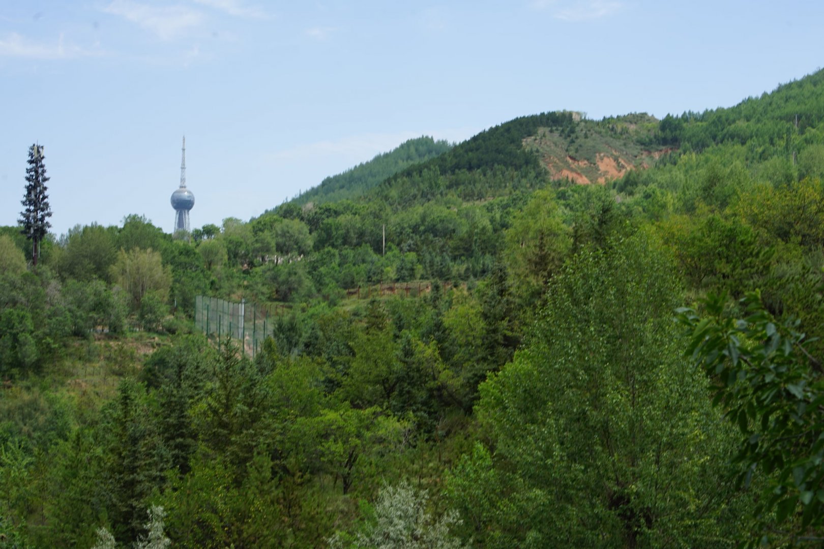 Qinghai-Tibet Plateau Wildlife Zoo surrounding area