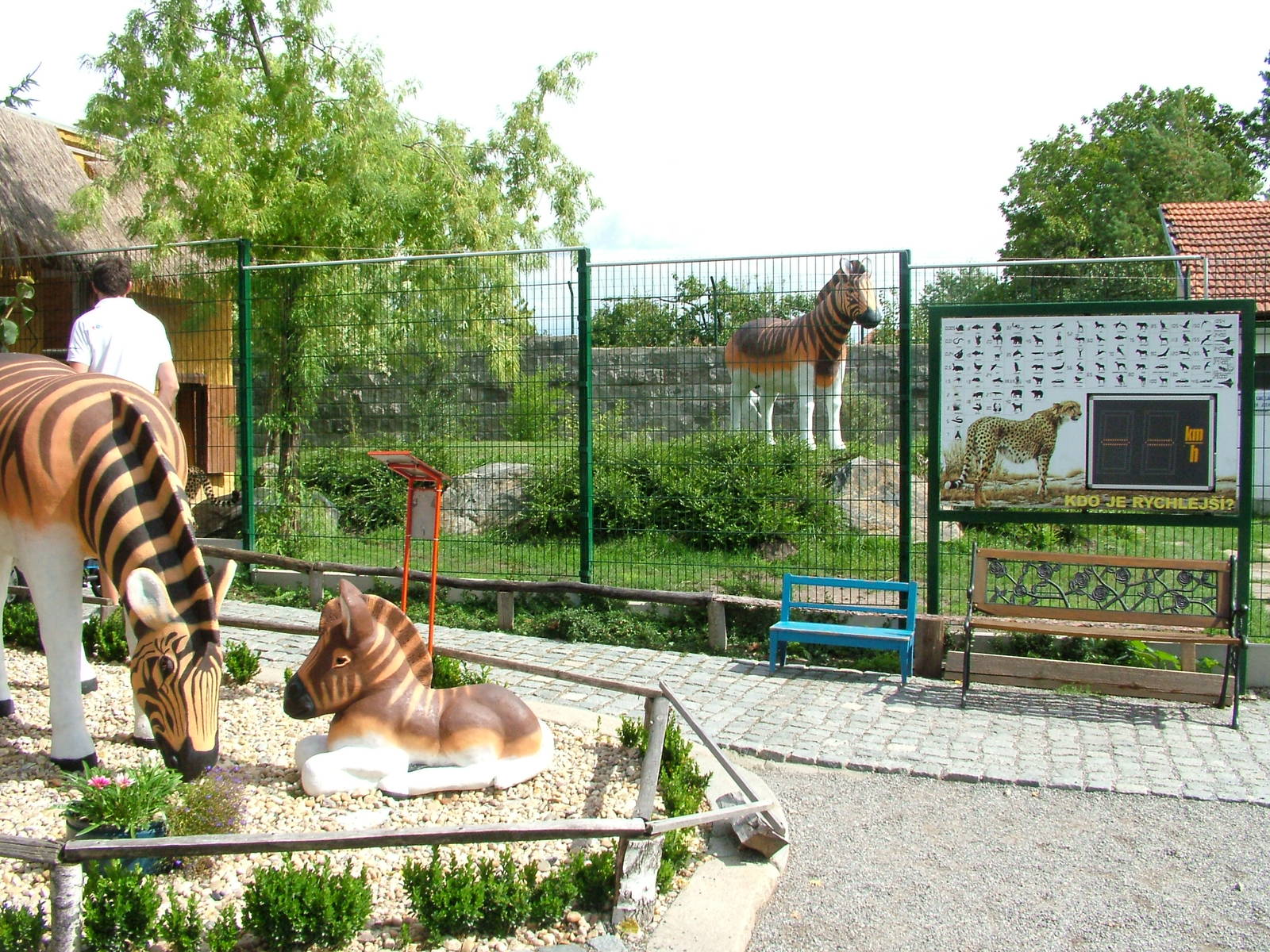Quagga Sculptures at Chleby, 26/08/12
