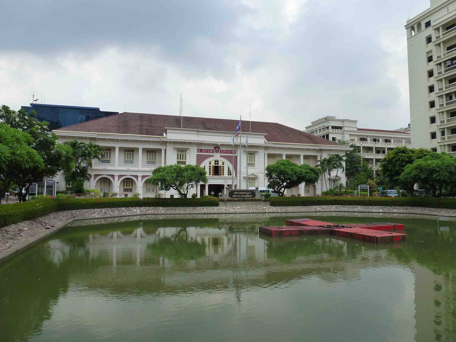 Queen Saovabha memorial institute exterior, June 2013.