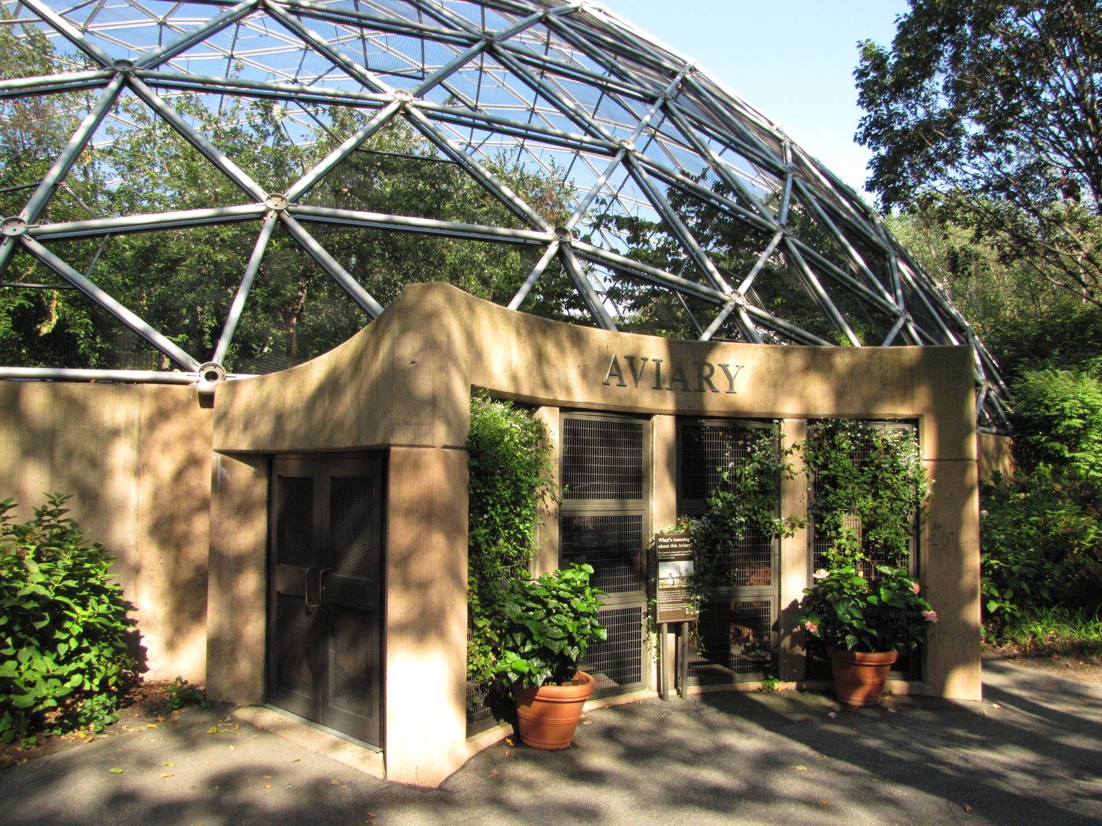 Queens Zoo 2010 - Front of Free-flight Aviary