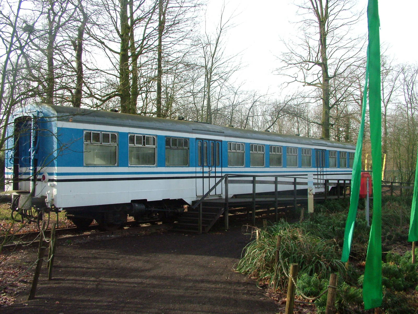 Railway carriage at Planckendael Jan 09