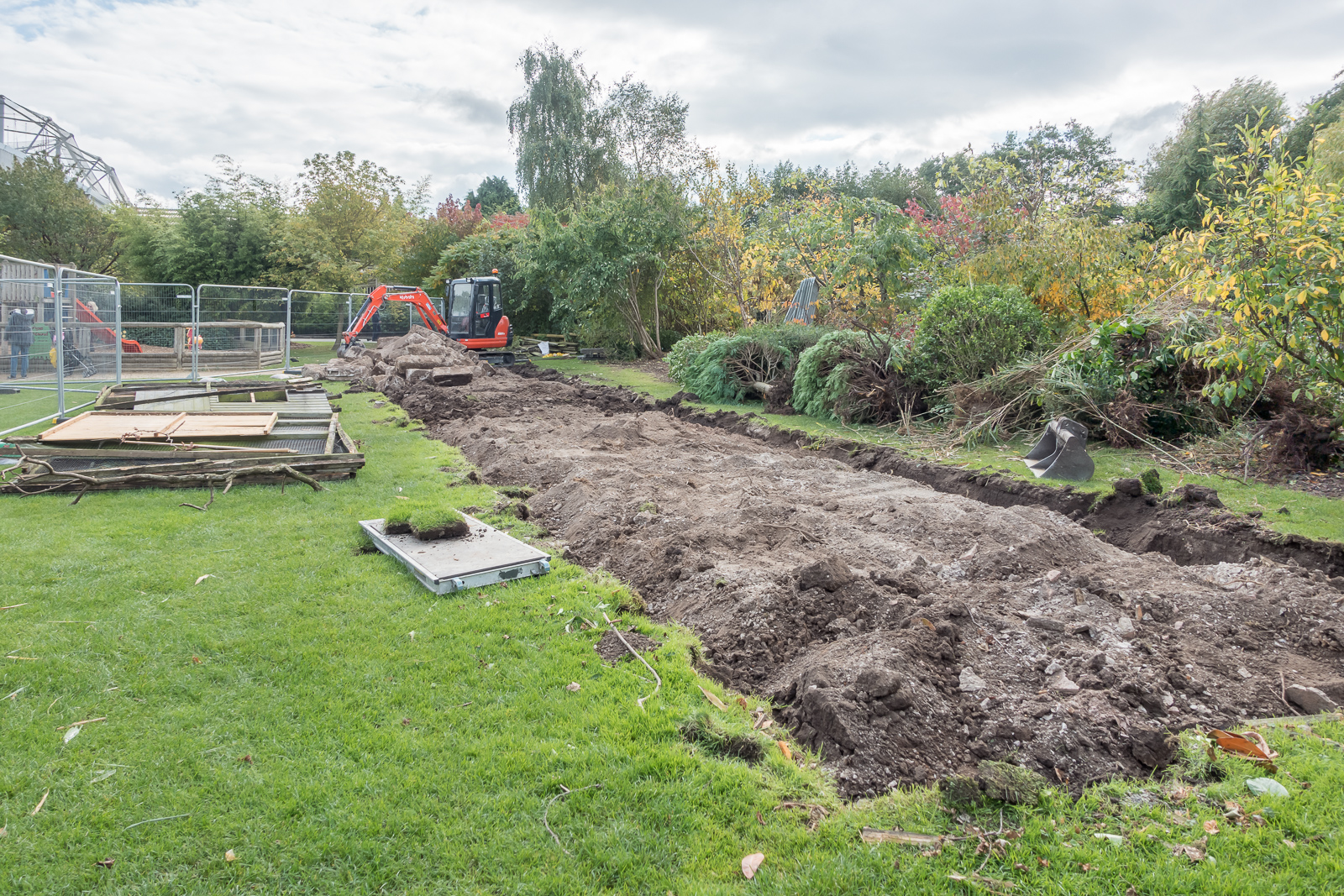 Rainbow Aviary Demolition - 13/10/2016