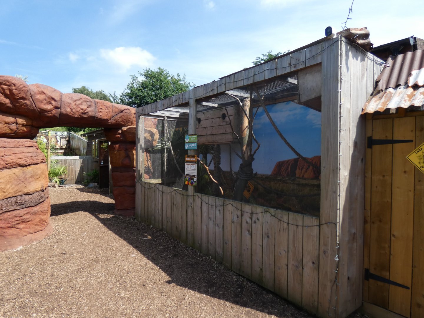 Rainbow Lorikeet Aviary in 'Wild Australia'