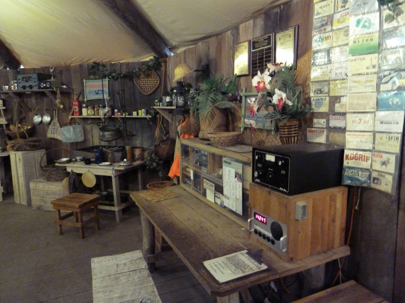 RainForest Building - Scientist's Hut