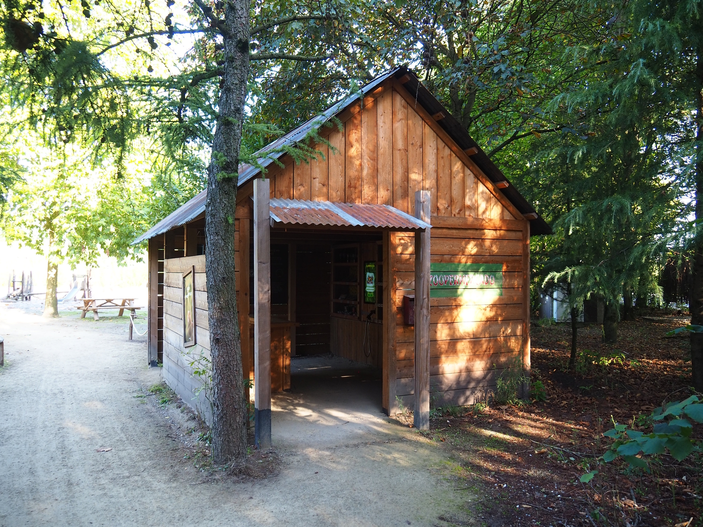 Rainforest products shop education area, 2022-10-09