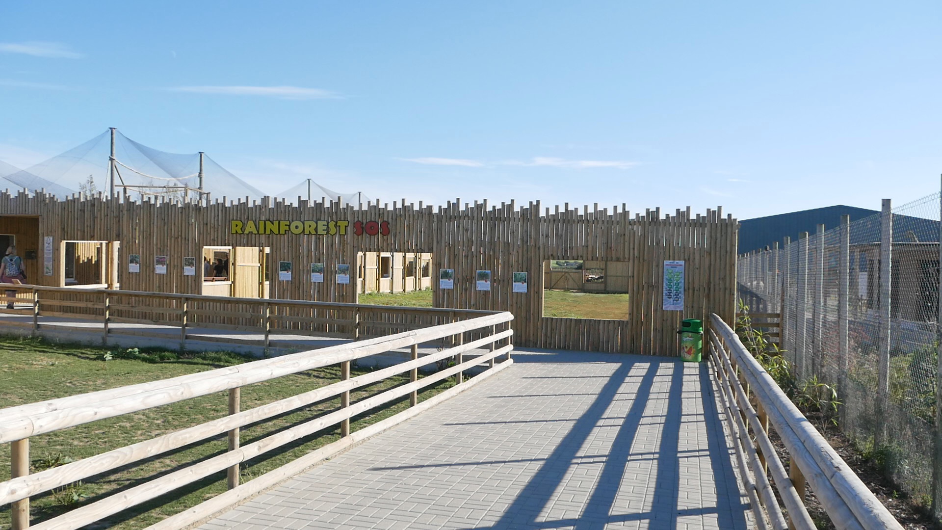 Rainforest SOS enclosure