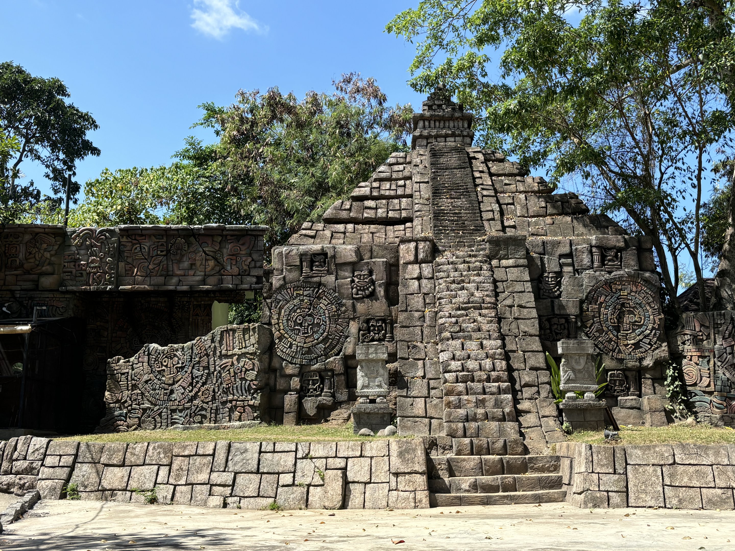 Rainforest Trail - entrance area