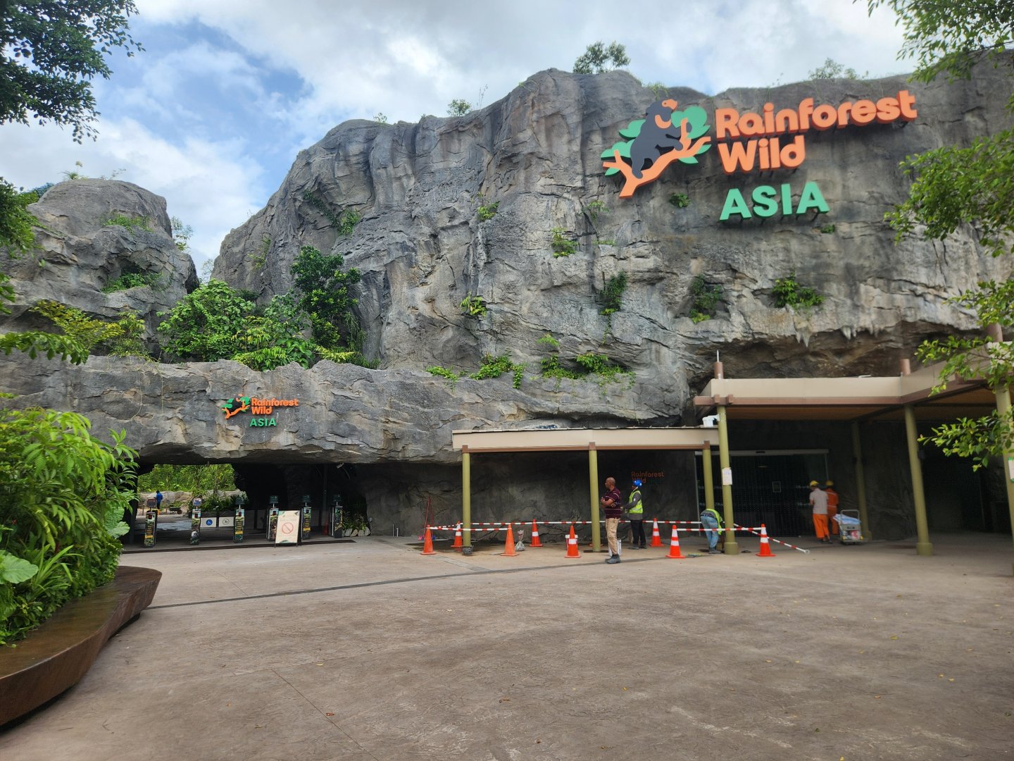Rainforest Wild Asia entrance