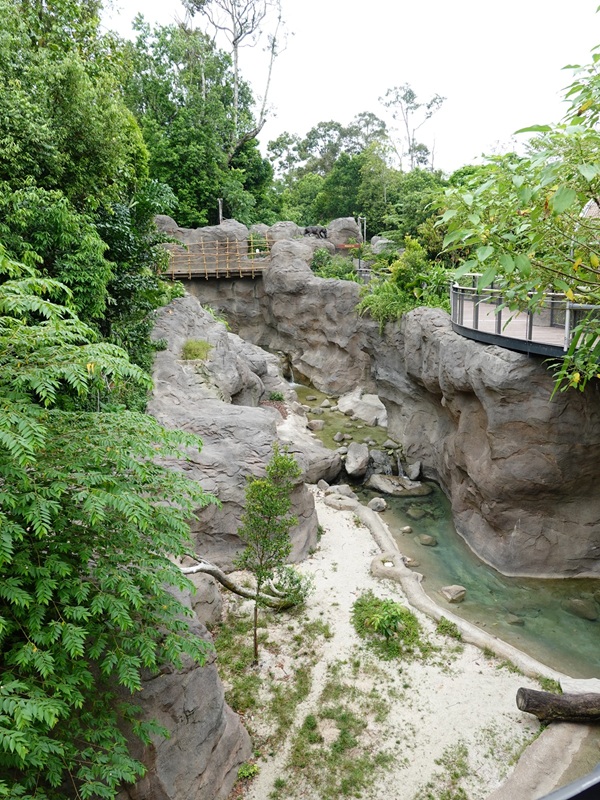 Rainforest Wild Asia: Rock Cascade - Tiger enclosure