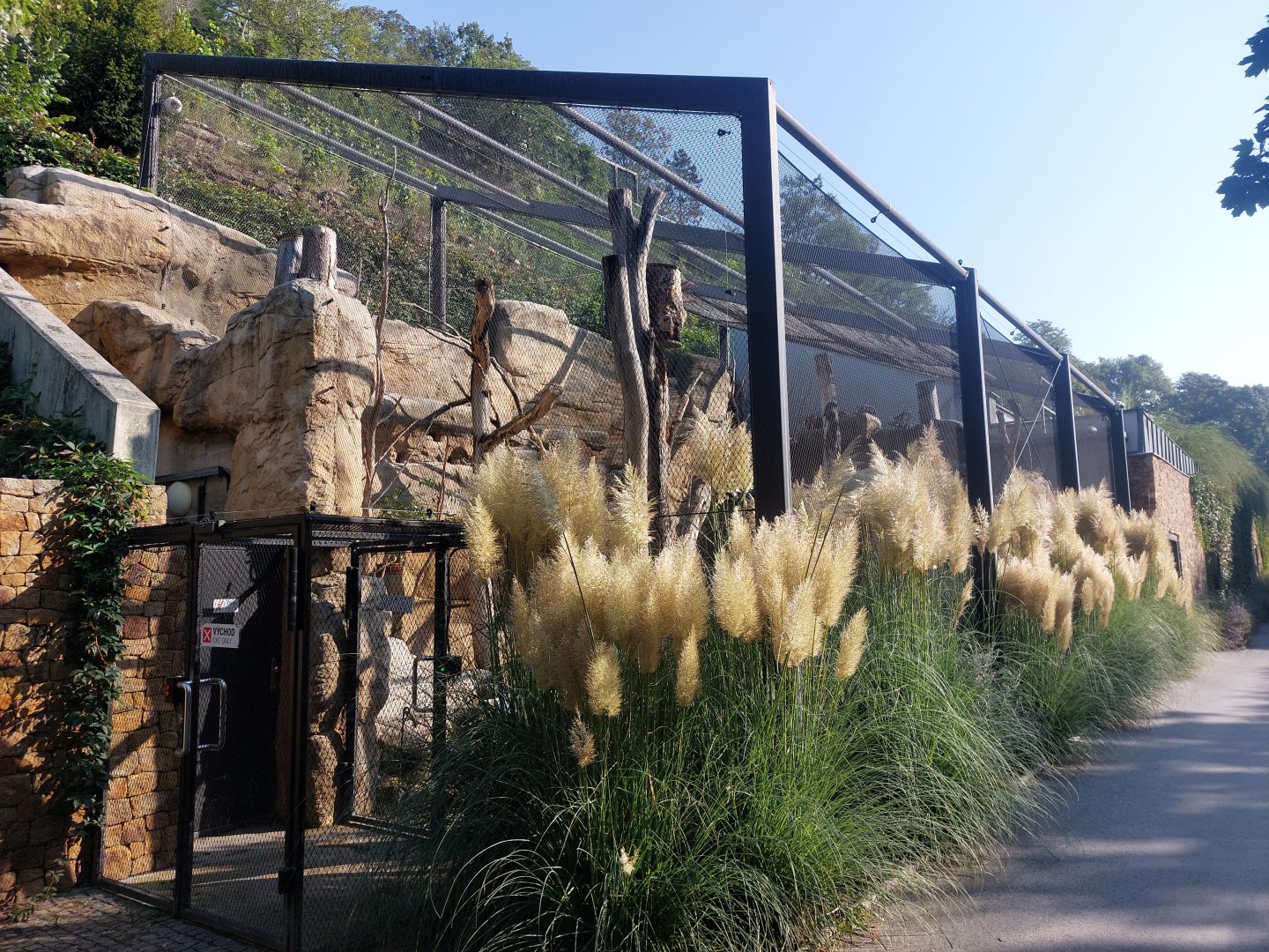 Rakos house - Patagonian aviary