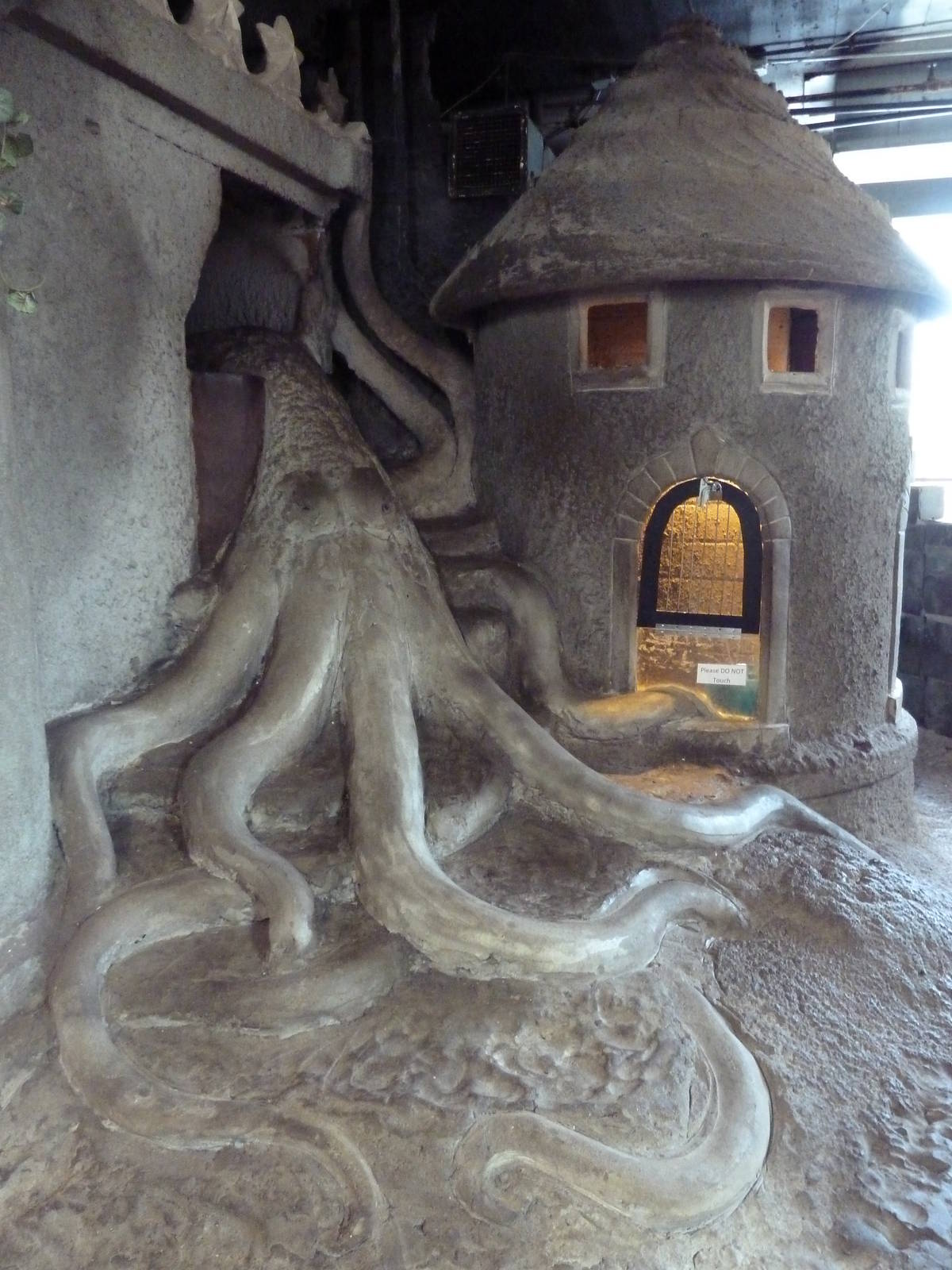 Random Sculpture + Guinea Pig Exhibit