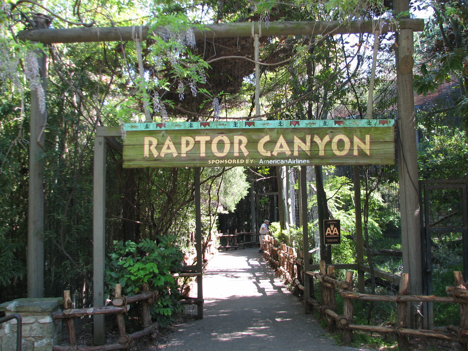 Raptor Canyon - Entrance