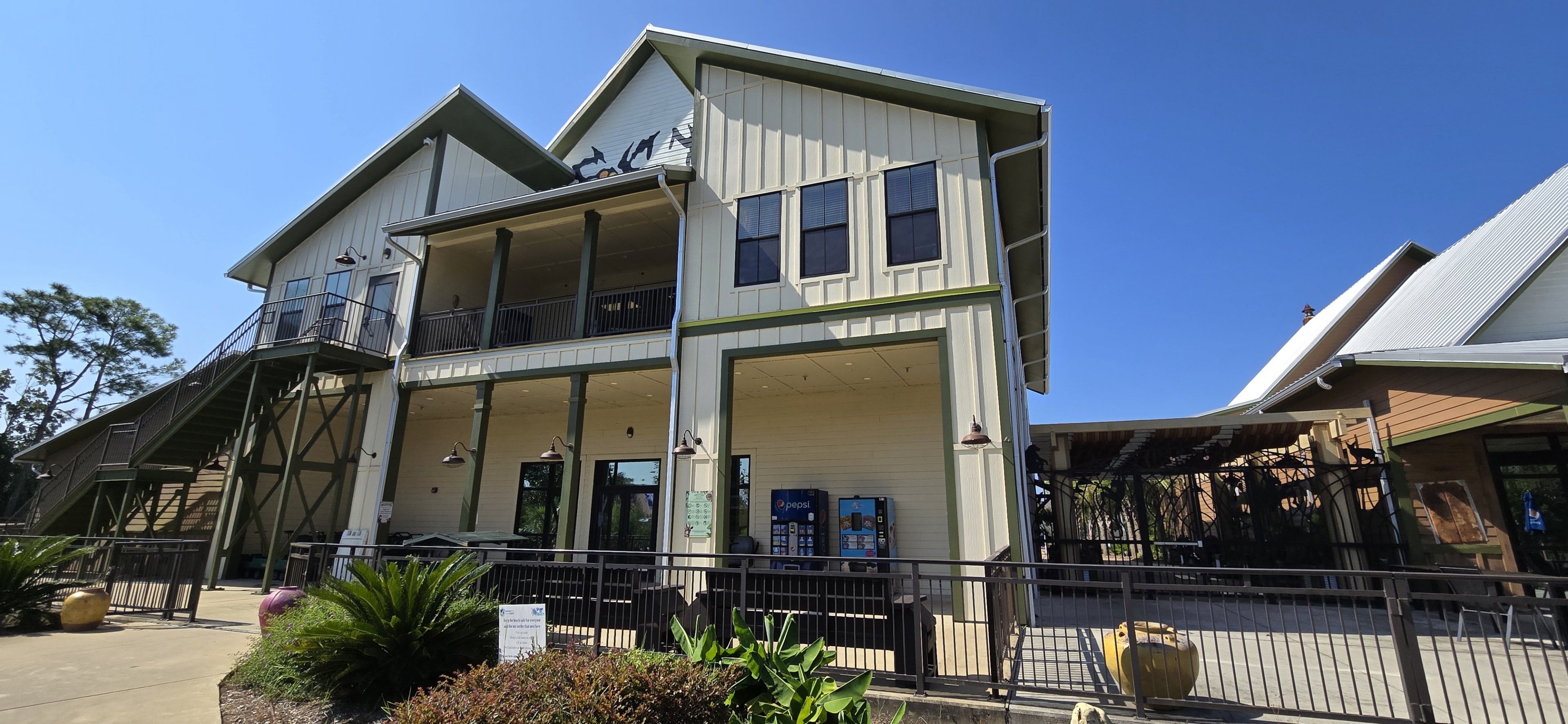 Rear or main building/gift show/entrance