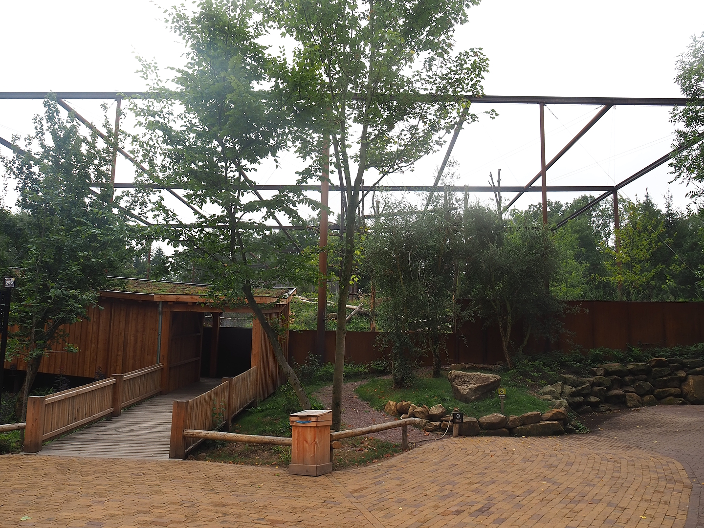 Reconstructed Taiga aviary - Exterior and entrance to main viewing shelter, 2022-08-20