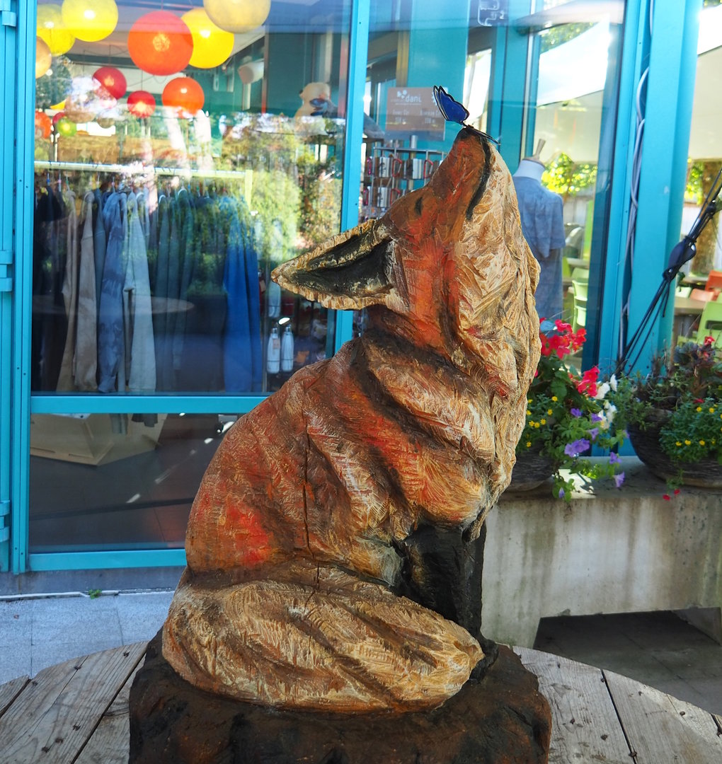 Red fox wood carving, 2023-09-26