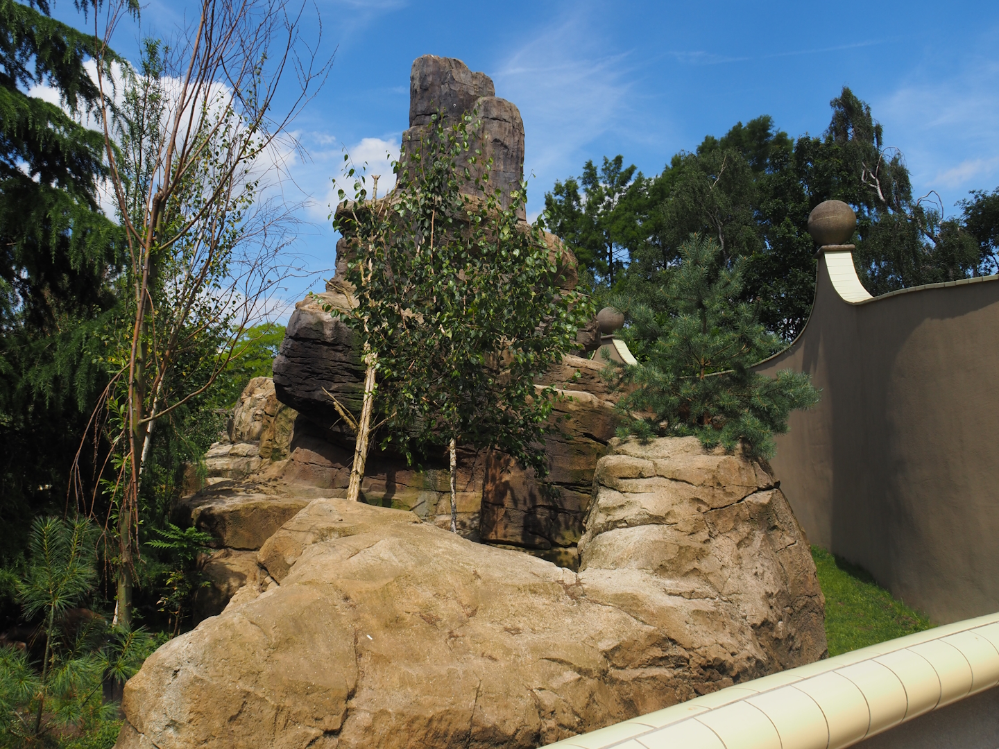 Red panda and Michie's tufted deer exhibit (Renovated historical mountain animal rock), 2024-06-30