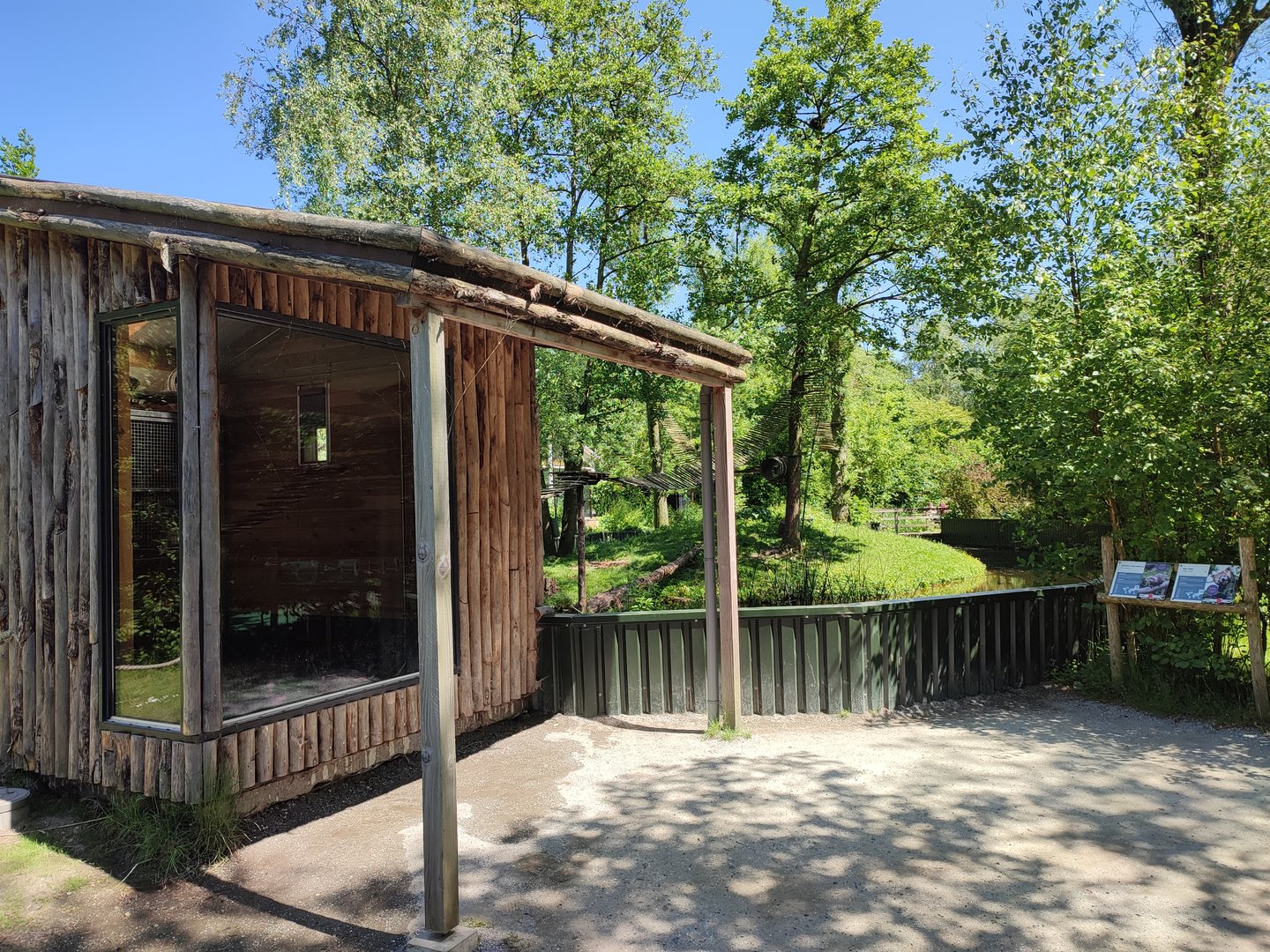Red panda enclosure - indoor enclosure