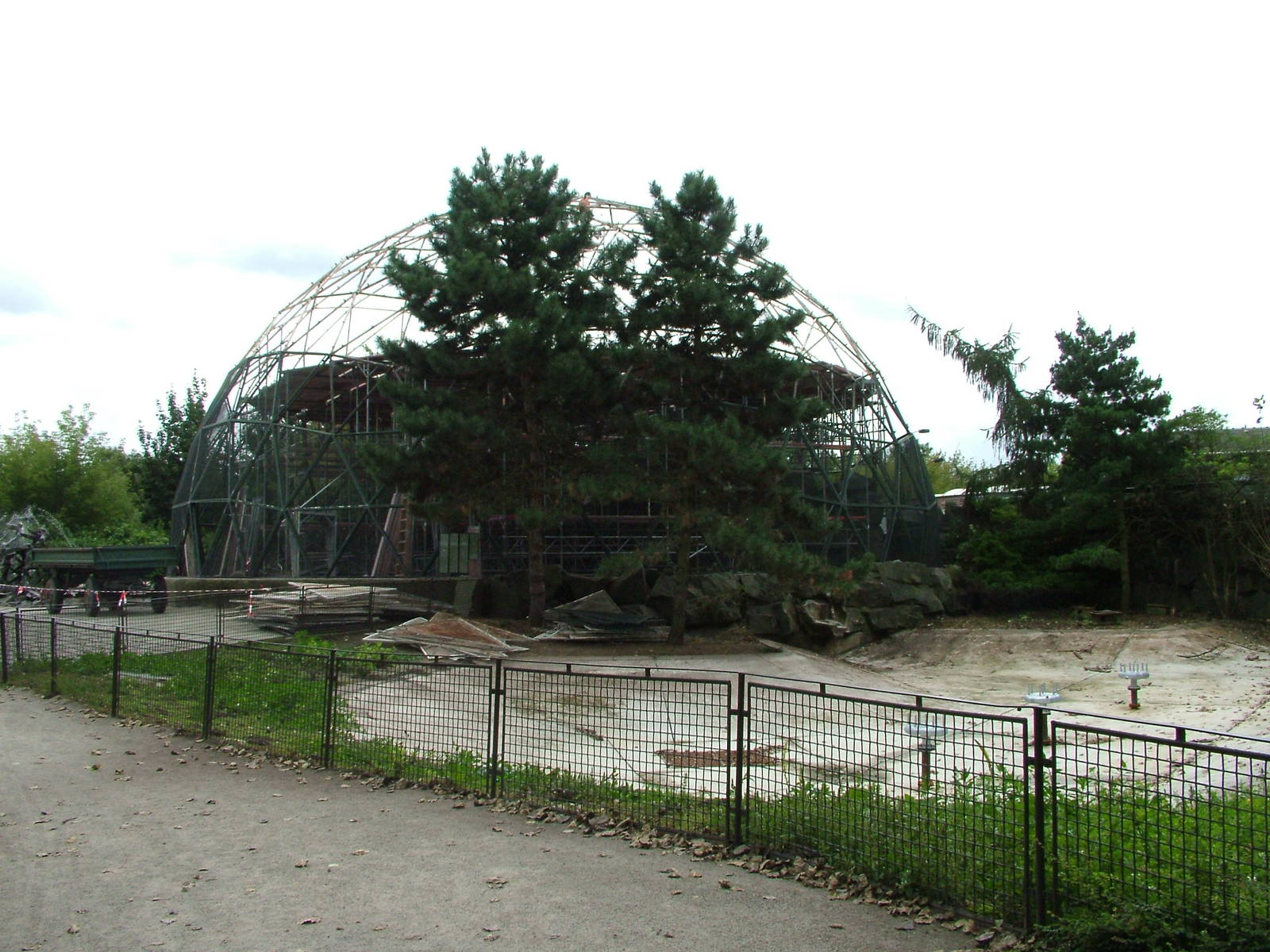 Refurbishment at Tierpark Berlin, 30/08/11