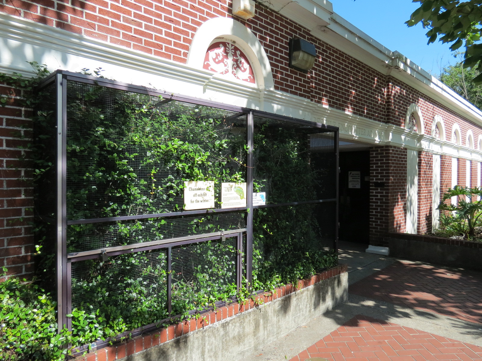 Reptile Encounter - Exterior