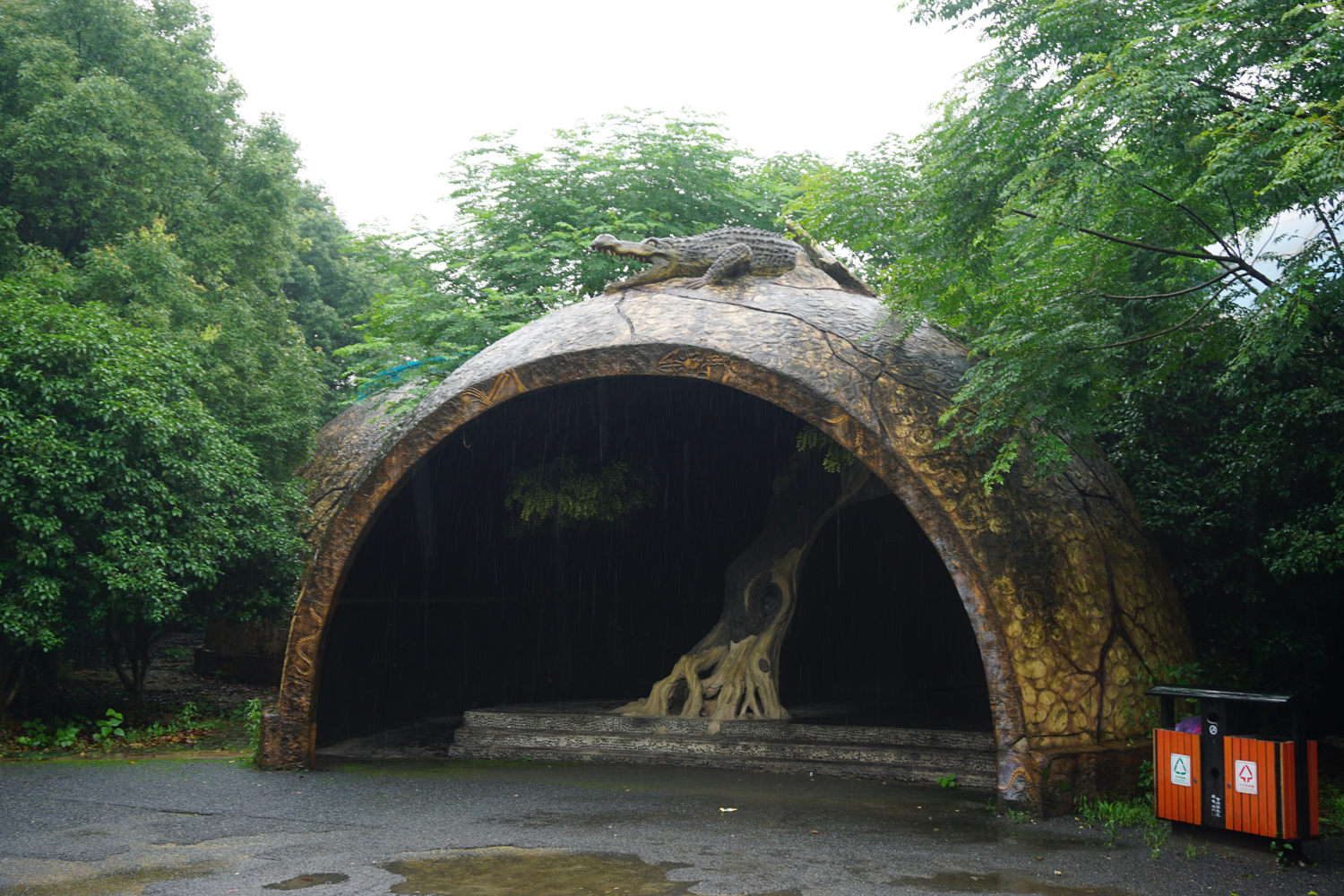 Reptile house appearance