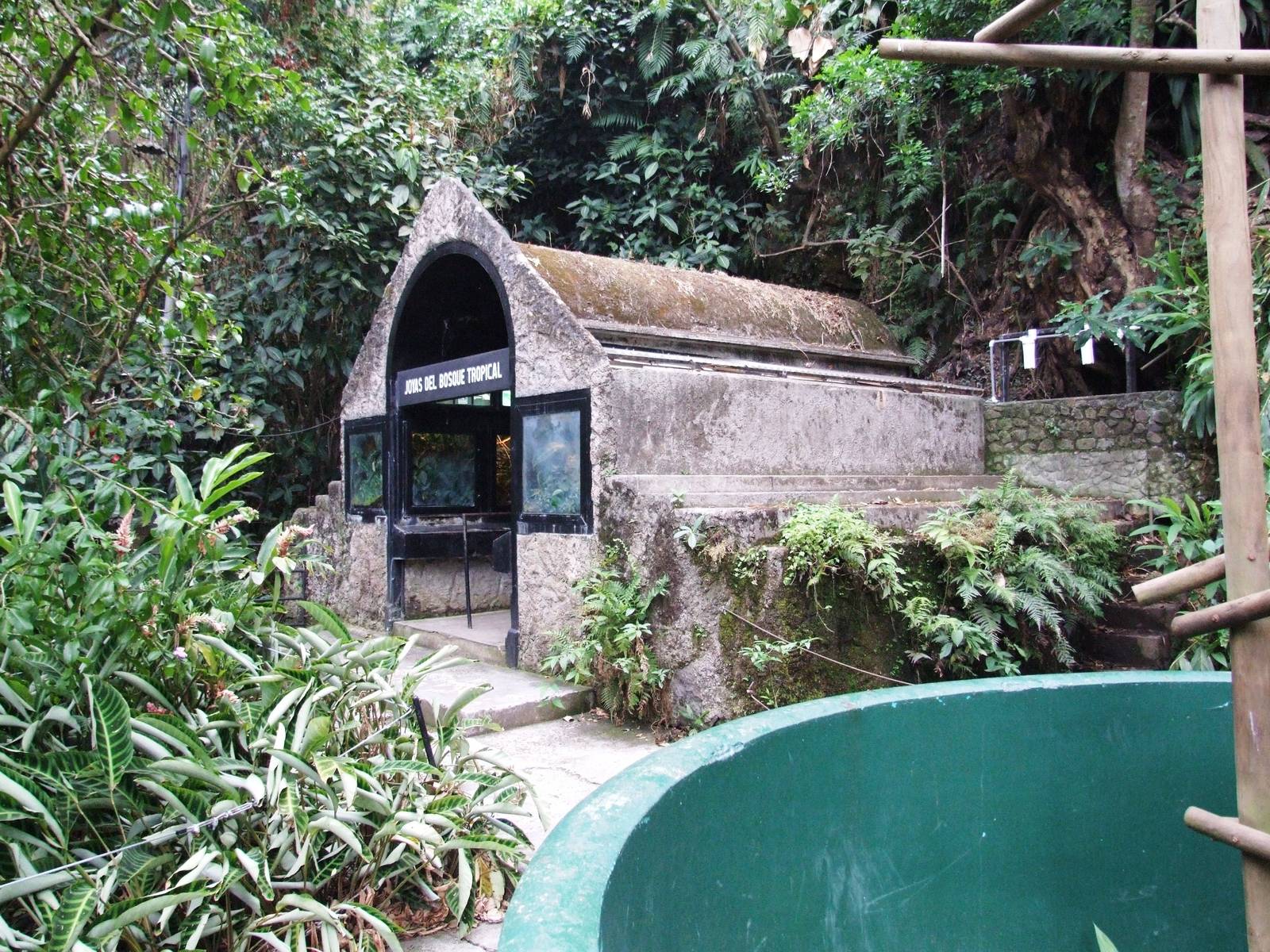 Reptile House at Zoo Simon Bolivar, 12/04/14