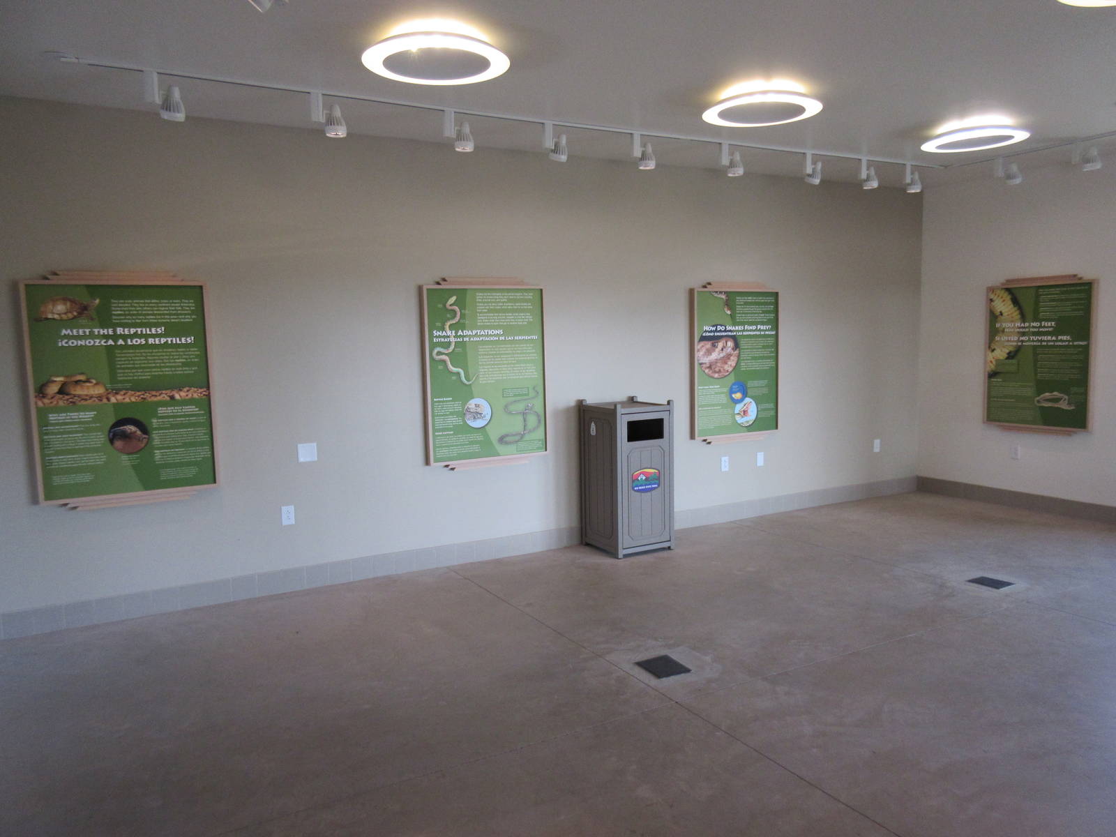 Reptile House (New in 2014) - entrance foyer