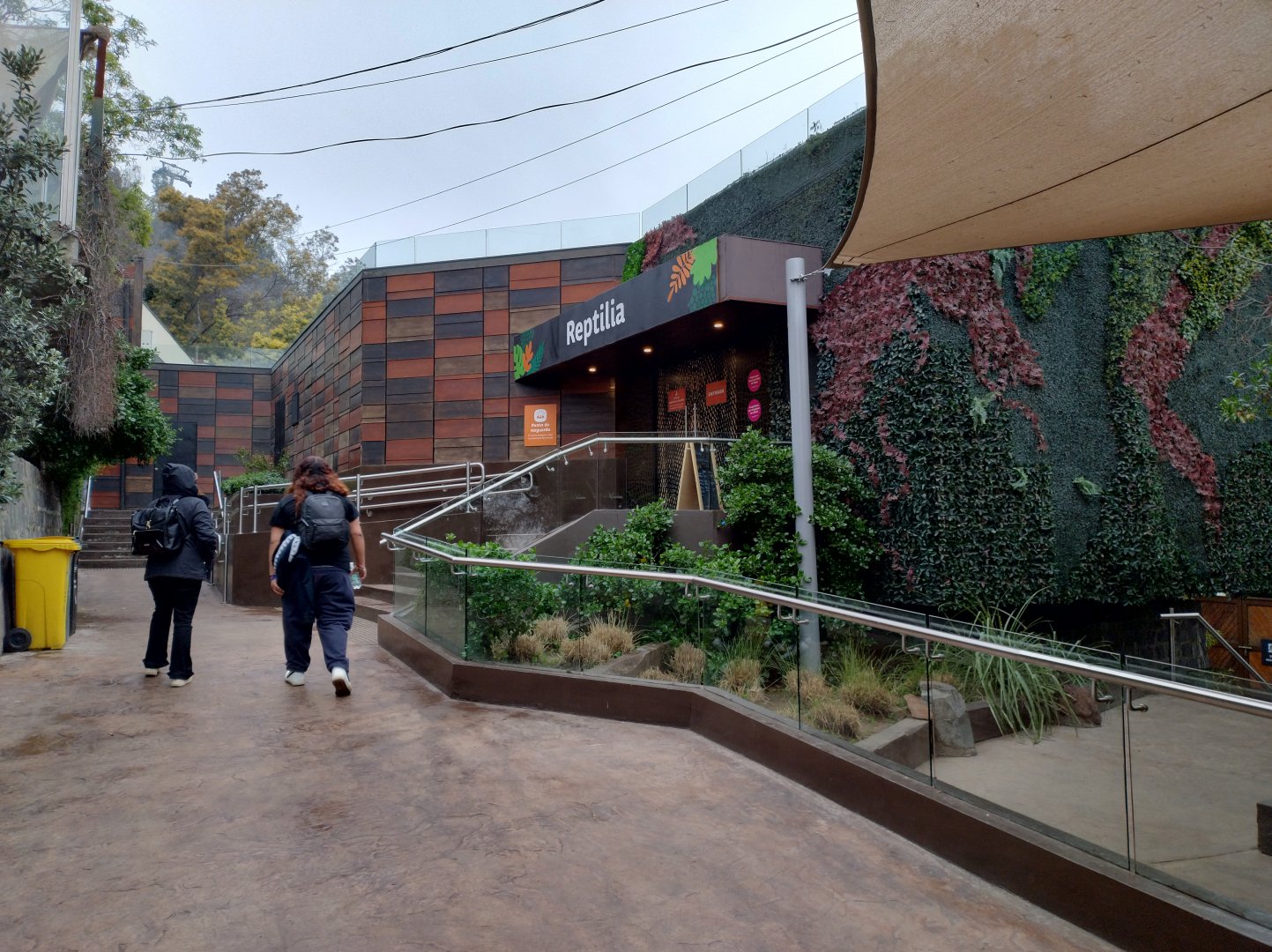 Reptile house - Santiago zoo (Zoologico nacional)