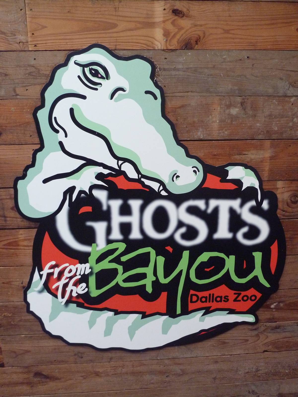 Reptile House - White Alligator Sign