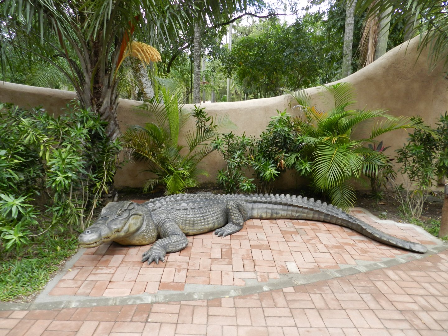 Reptile village, crocodile statue - BioParque do Rio