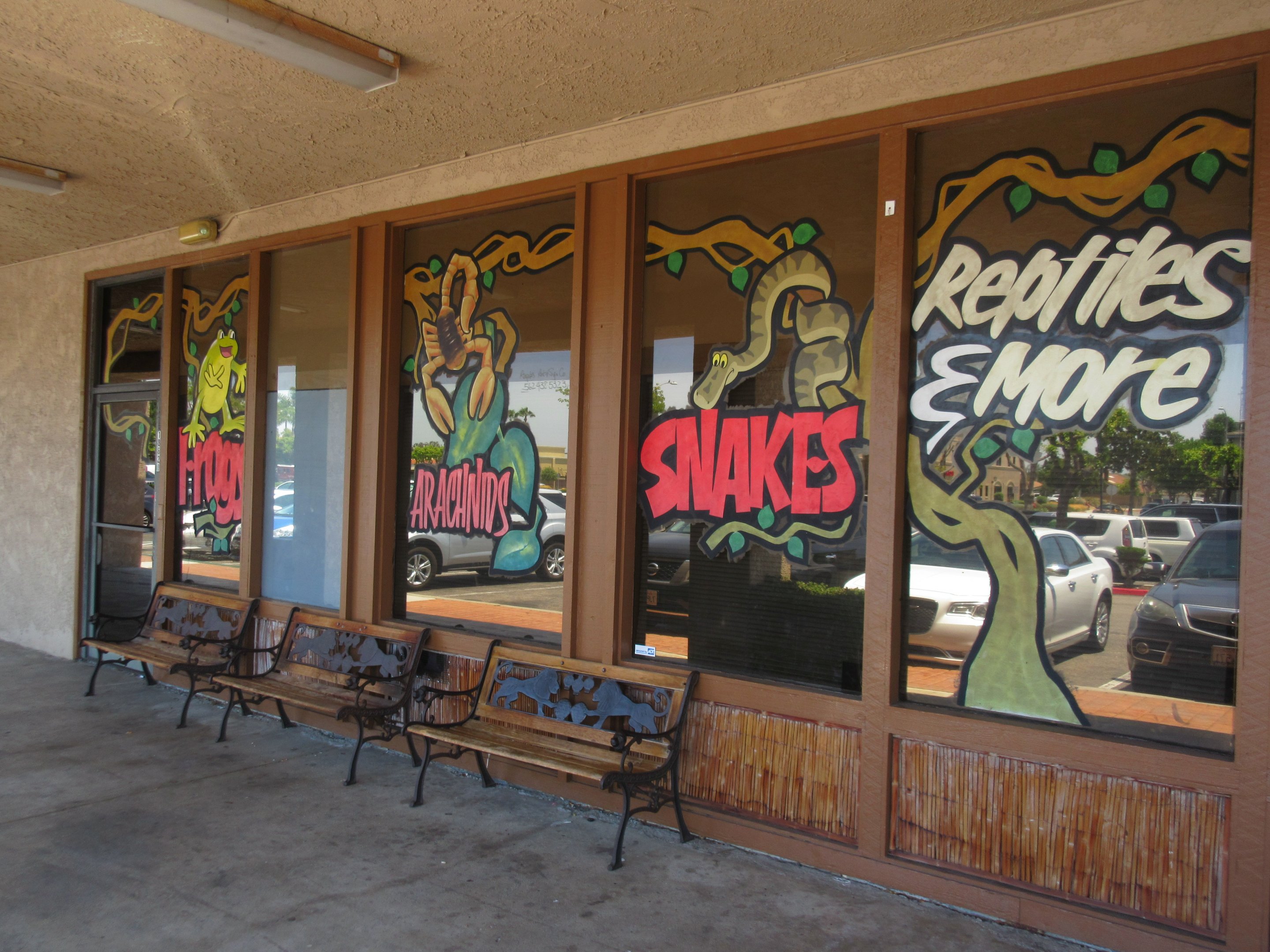 Reptile Zoo Exterior