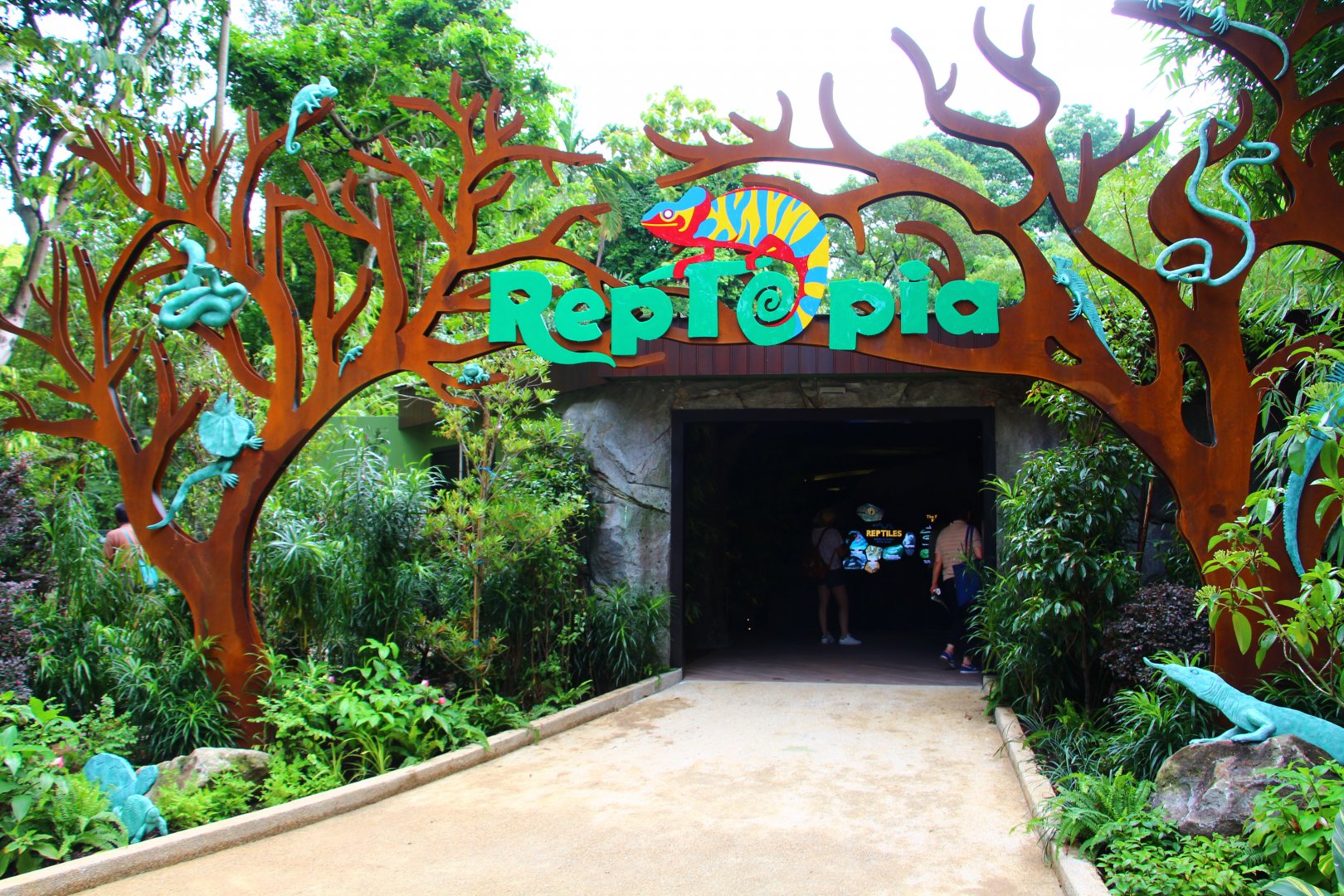 RepTopia entrance