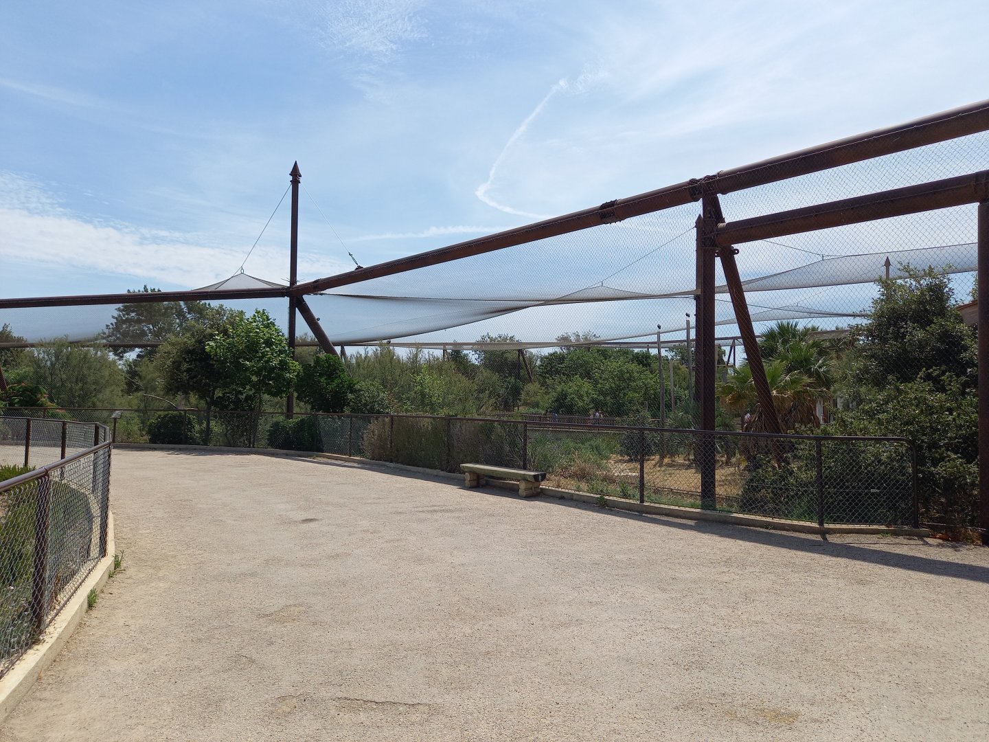 Réserve africaine de Sigean - African giant walkthrough aviary from outside