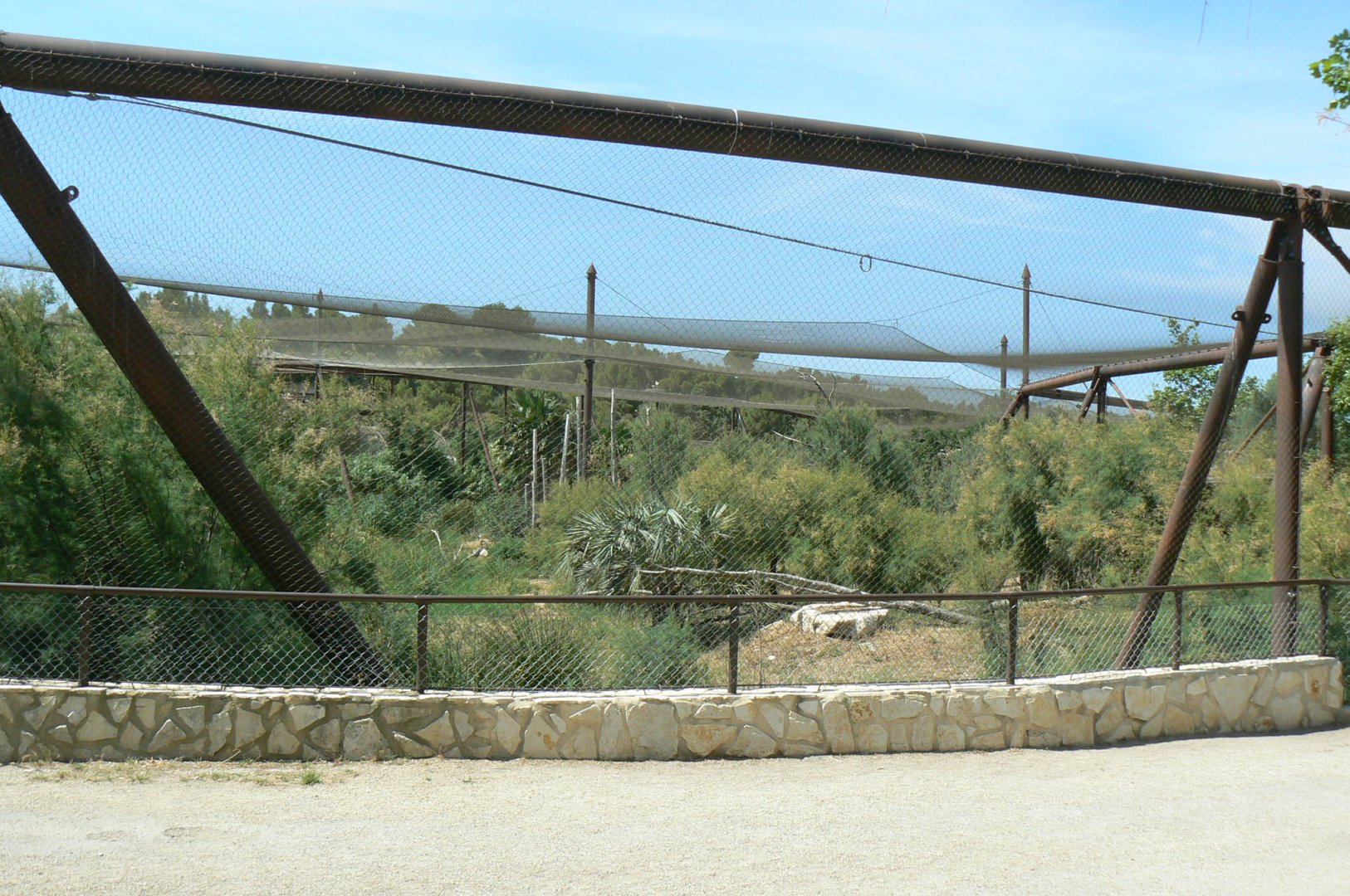Réserve africaine de Sigean - African giant walkthrough aviary from outside